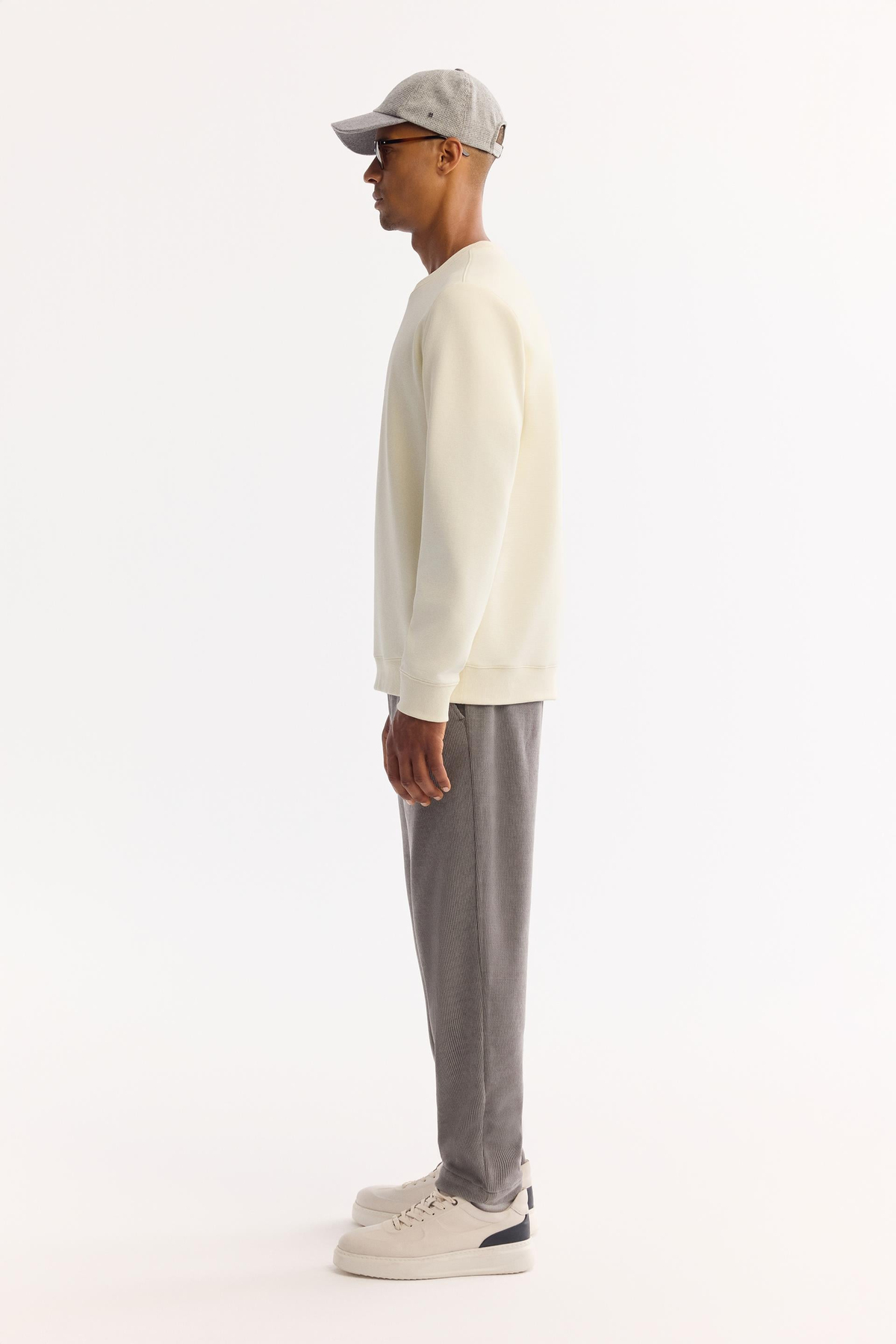 Ekru Bisiklet Yaka Ottoman  İnterlok Flok Baskı  Sweatshirt