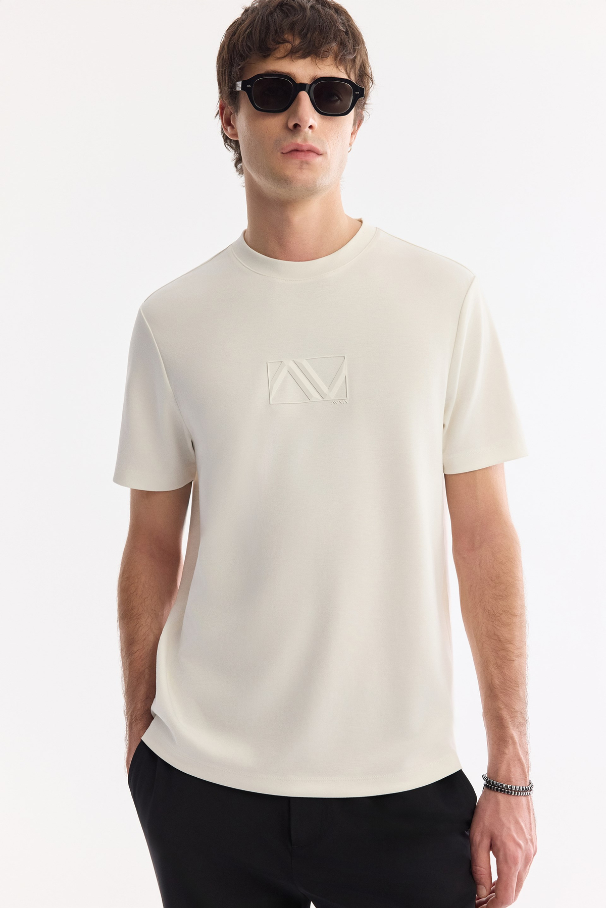 Ekru Bisiklet Yaka Piramit   Baskılı İnterlok T-Shirt