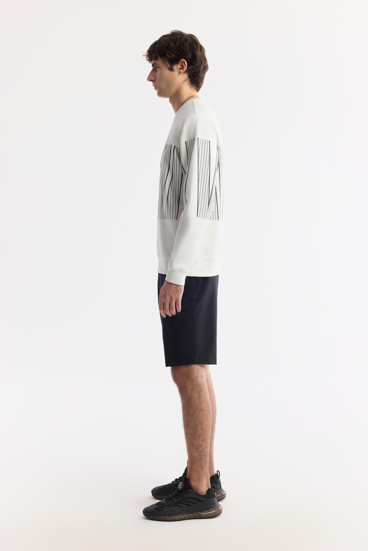 Ekru Bisiklet Yaka Silikon Transfer Baskılı İnterlok Sweatshirt