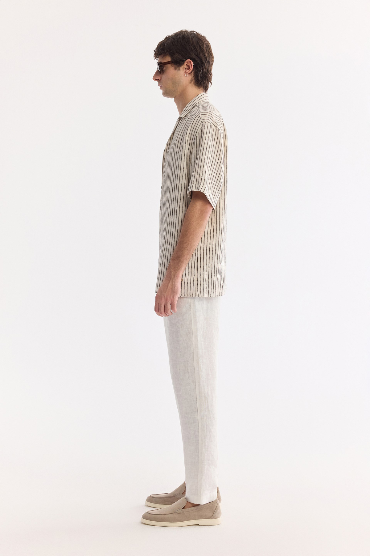 Ekru Çizgili Küba Yaka Comfort Fit Kısa Kollu Gömlek