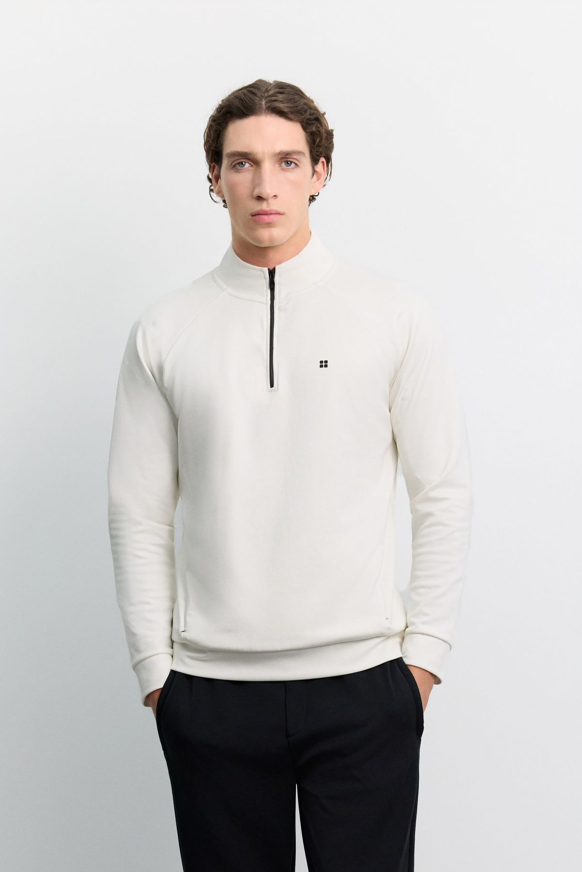 Ekru Dik Yaka Fermuarlı Reglan Kol İnterlok Sweatshirt