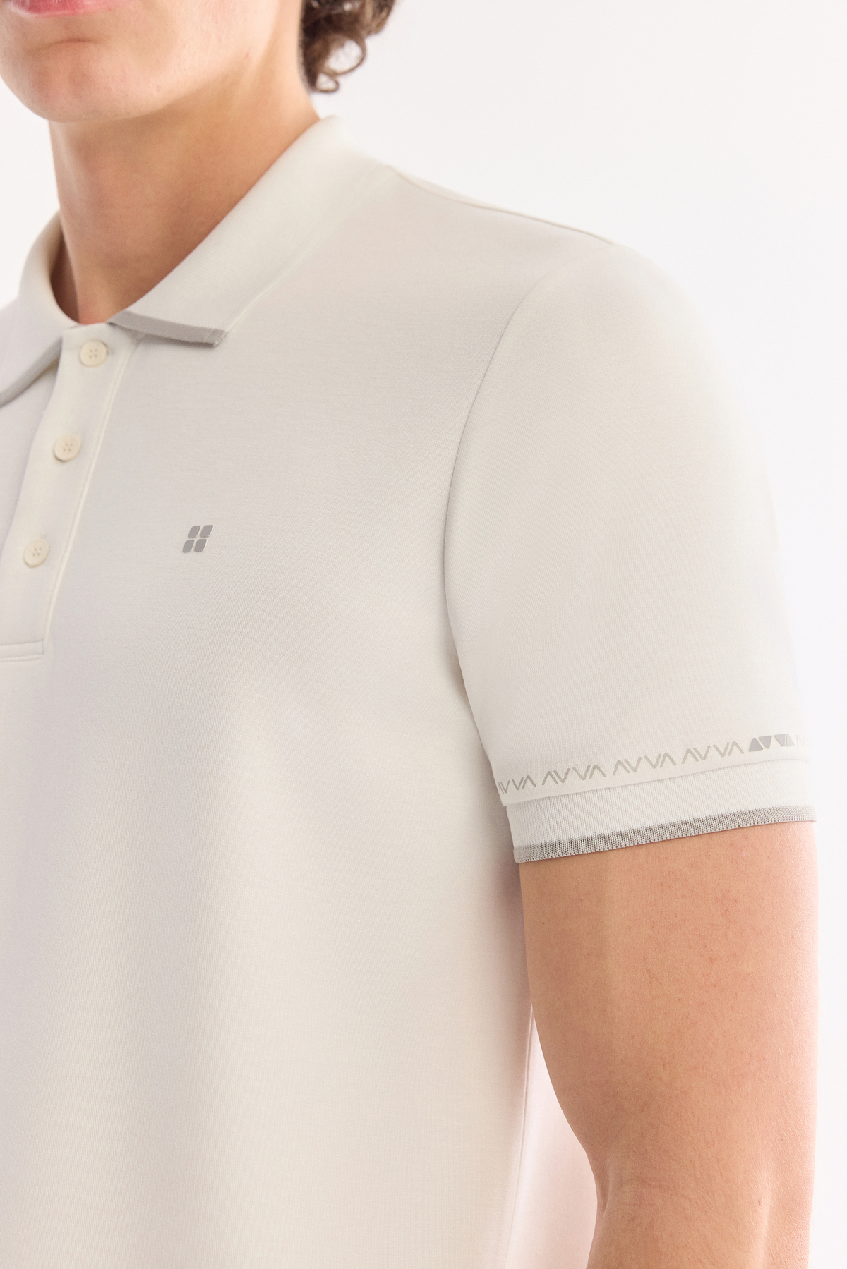 Ekru Düğmeli  Polo Yaka Flexi Bask İnterlok T-Shirt