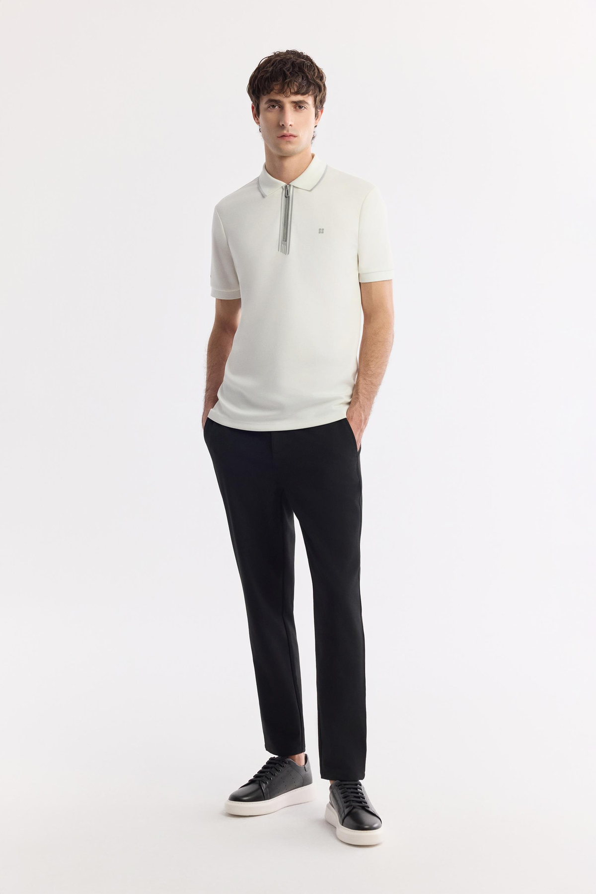 Ekru Fermuarlı Polo Yaka Flexi Baskı Detaylı İnterlok T-Shirt