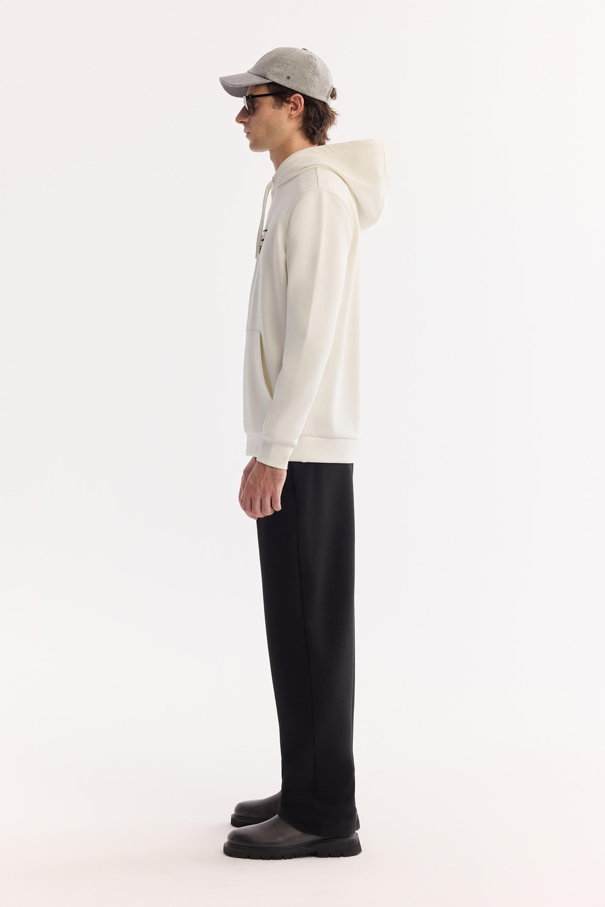Ekru Kapüşonlu Yaka Kanguru Cep Enjeksiyon Baskılı İnterlok  Sweatshirt