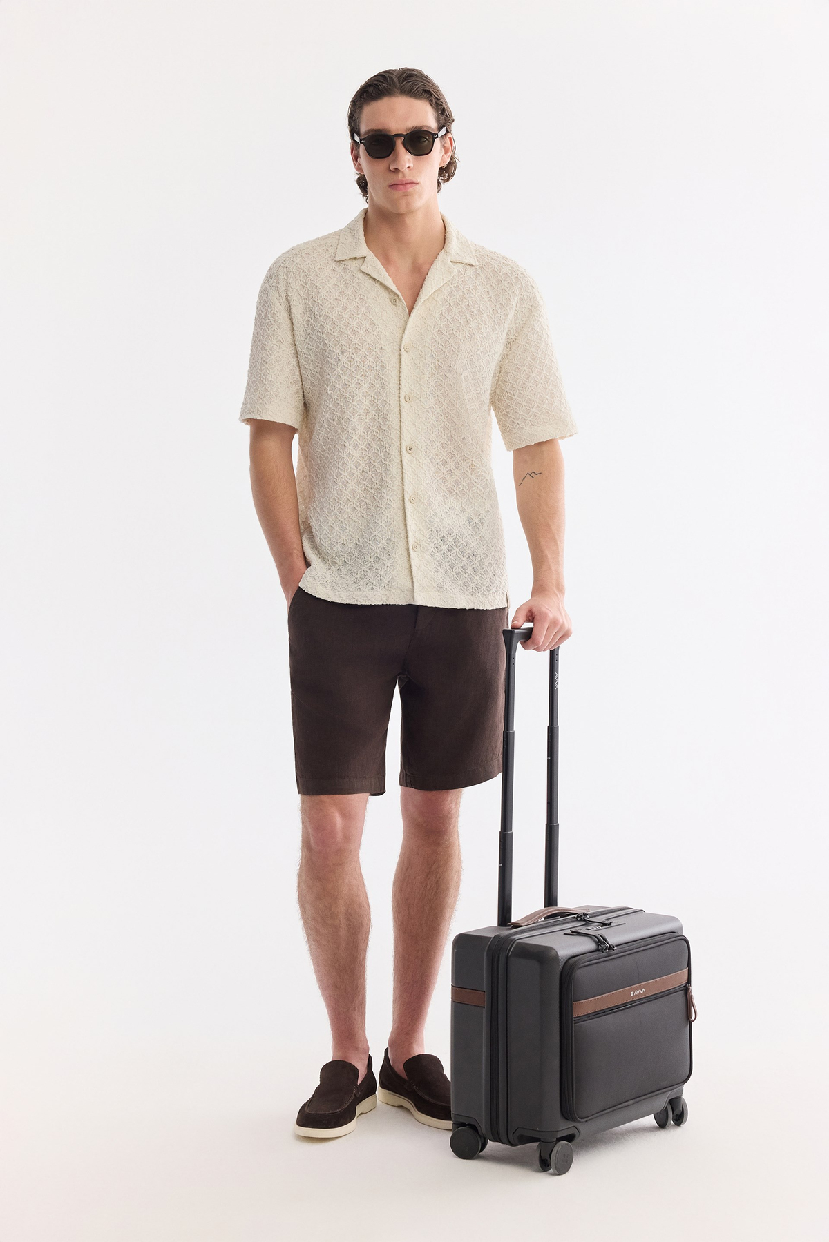 Ekru Küba Yaka Ajurlu Comfort Fit Kısa Kollu Gömlek