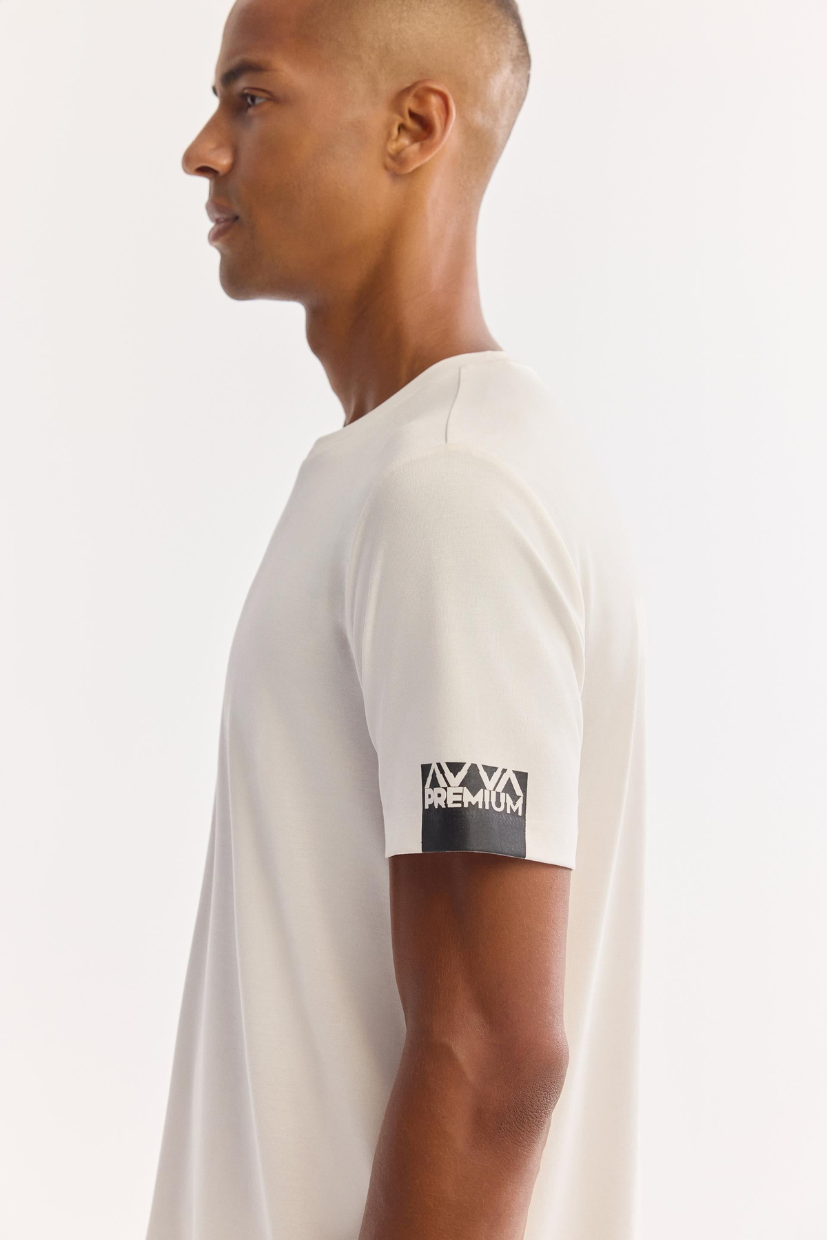 Ekru Soft Touch Bi-Stretch İnterlok T-Shirt