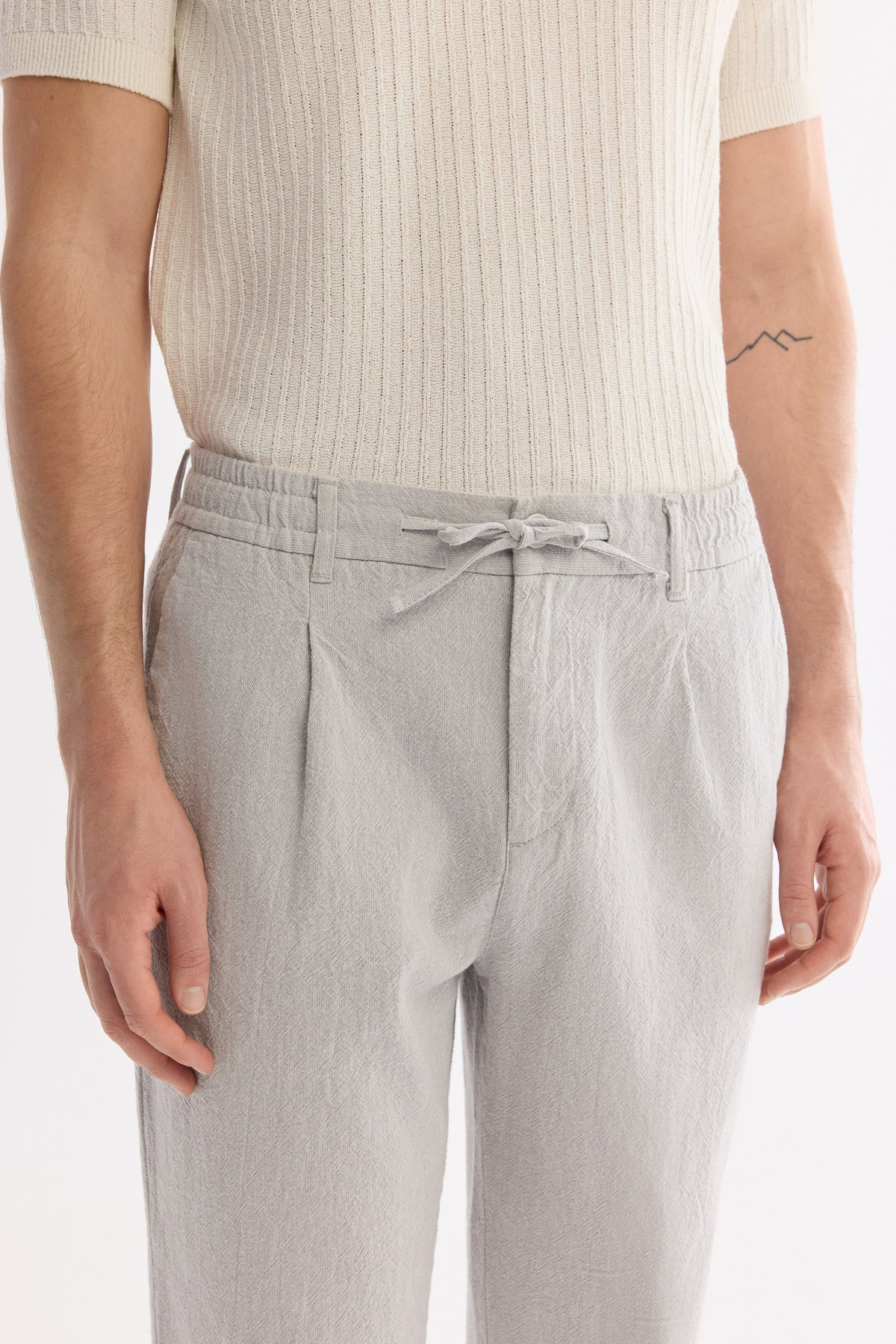 Gri Beli Bağcıklı Keten Karışımlı Chino Pantolon