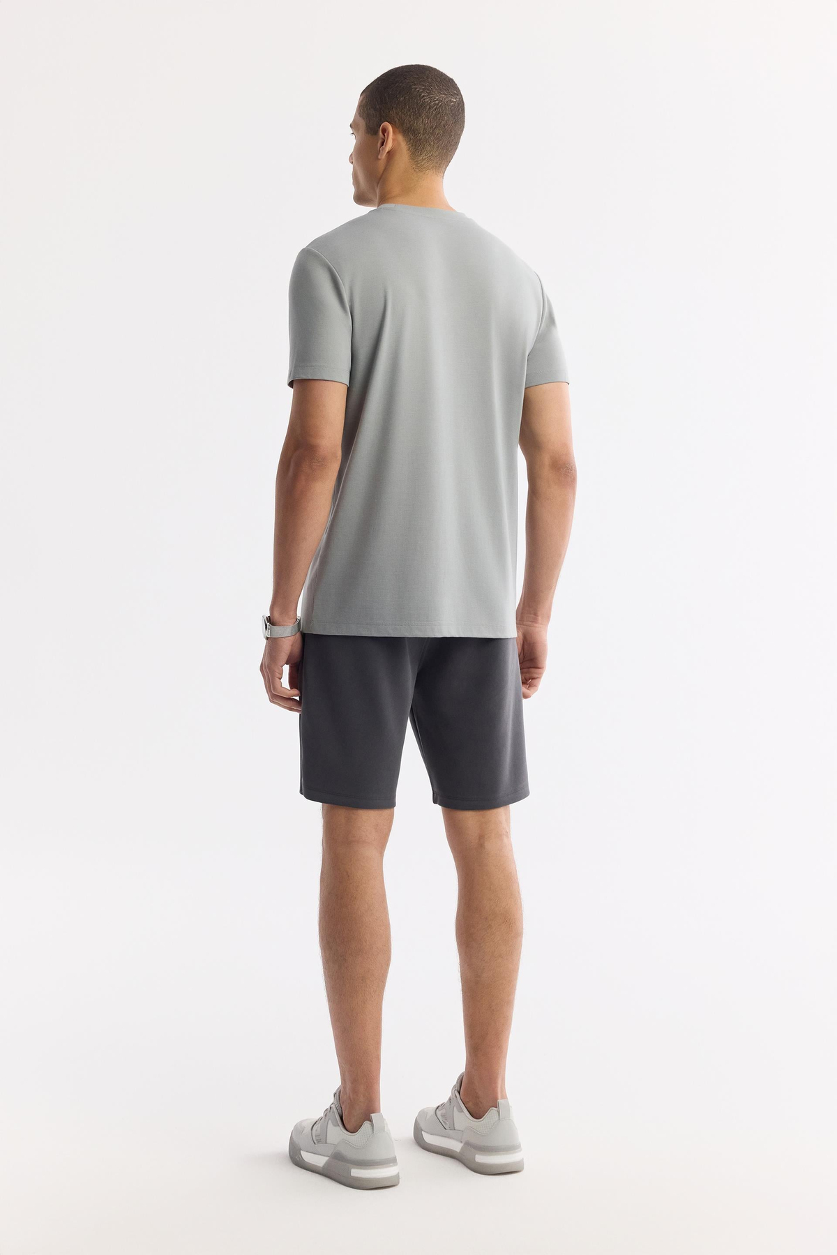 Gri Bisiklet Yaka Hareketli Hologram Baskılı Shoft Touch T-Shirt