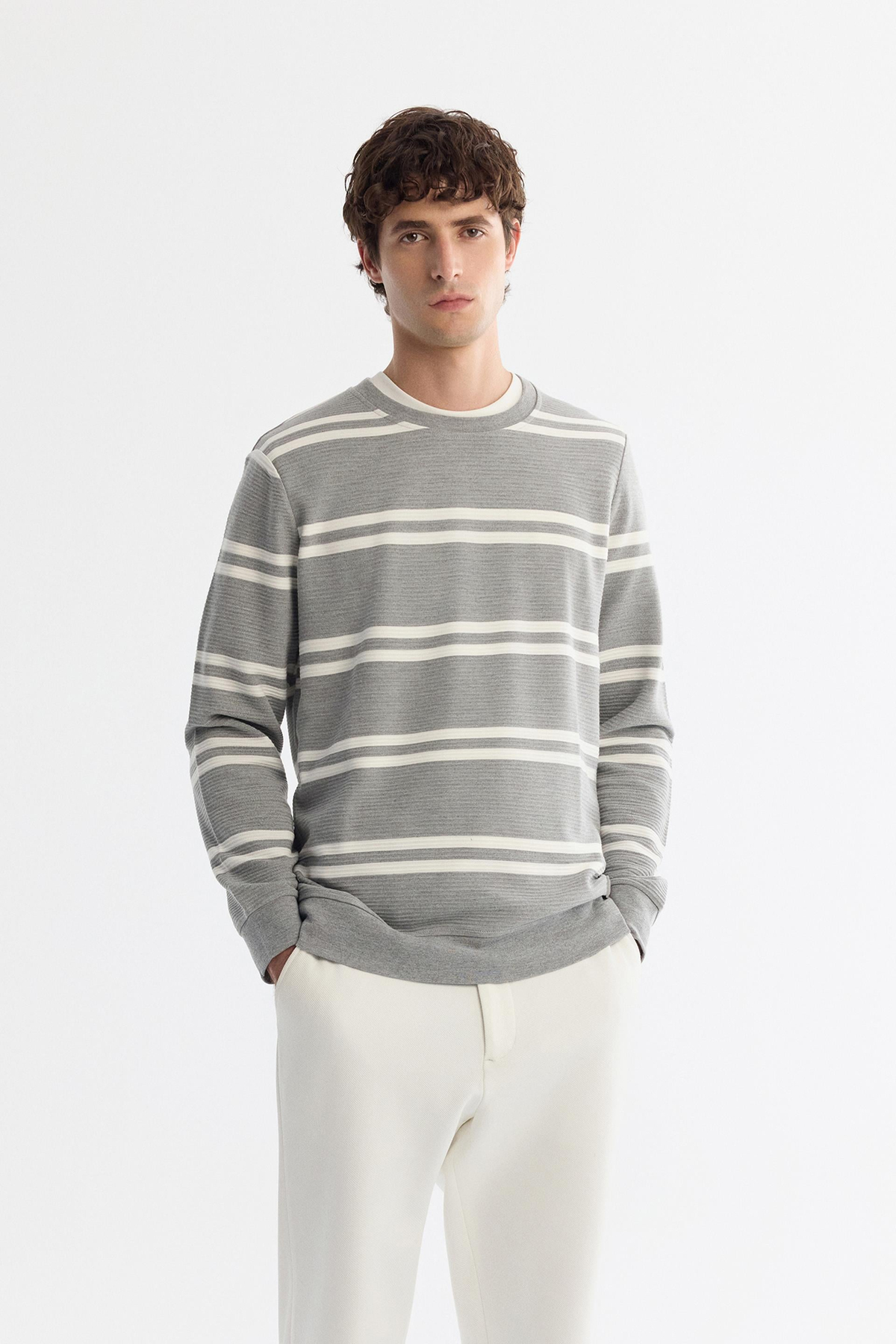 Gri Bisiklet Yaka Jakarlı Sweatshirt