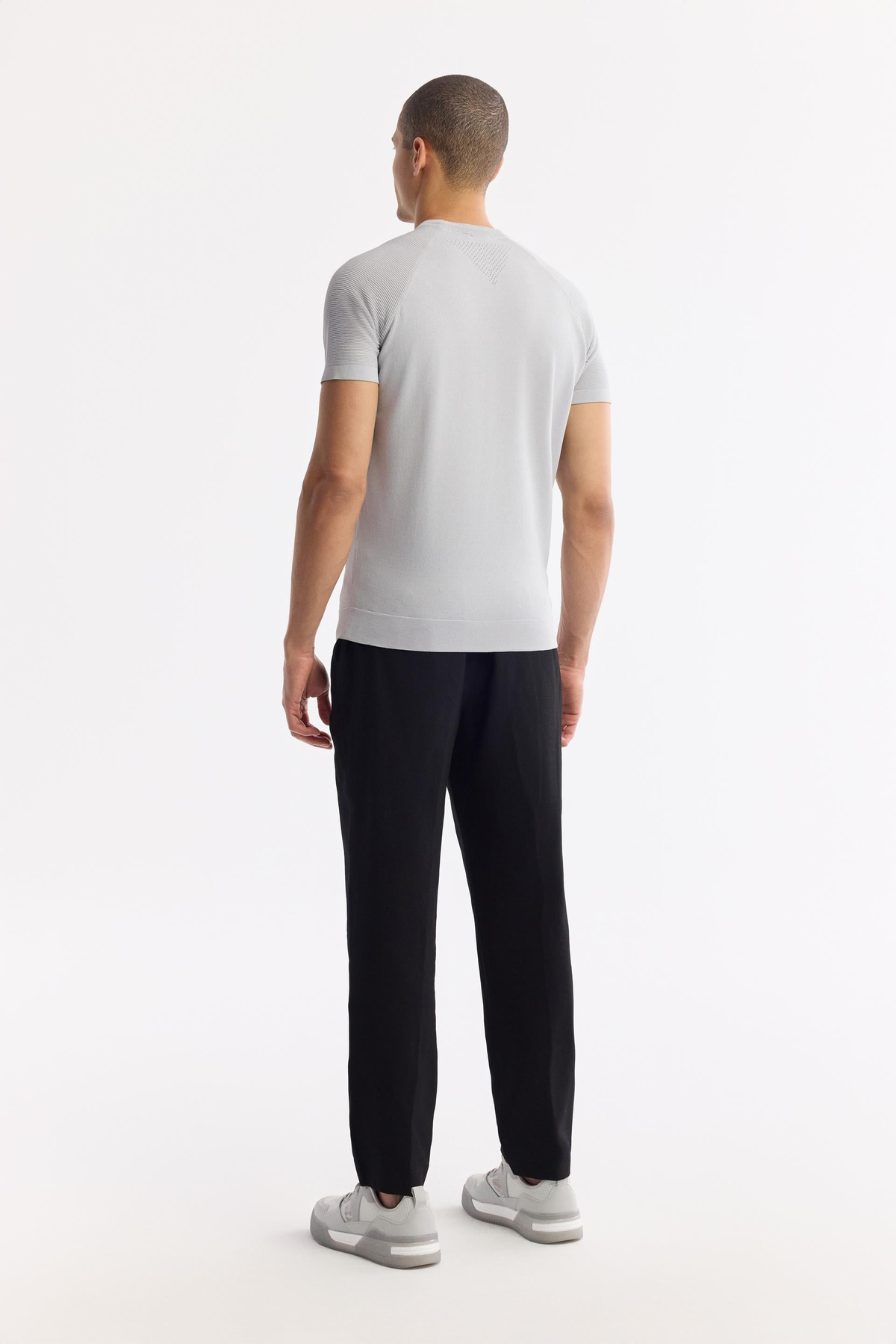 Gri Bisiklet Yaka Kolları Jakar Detaylı Rayon Triko T-shirt