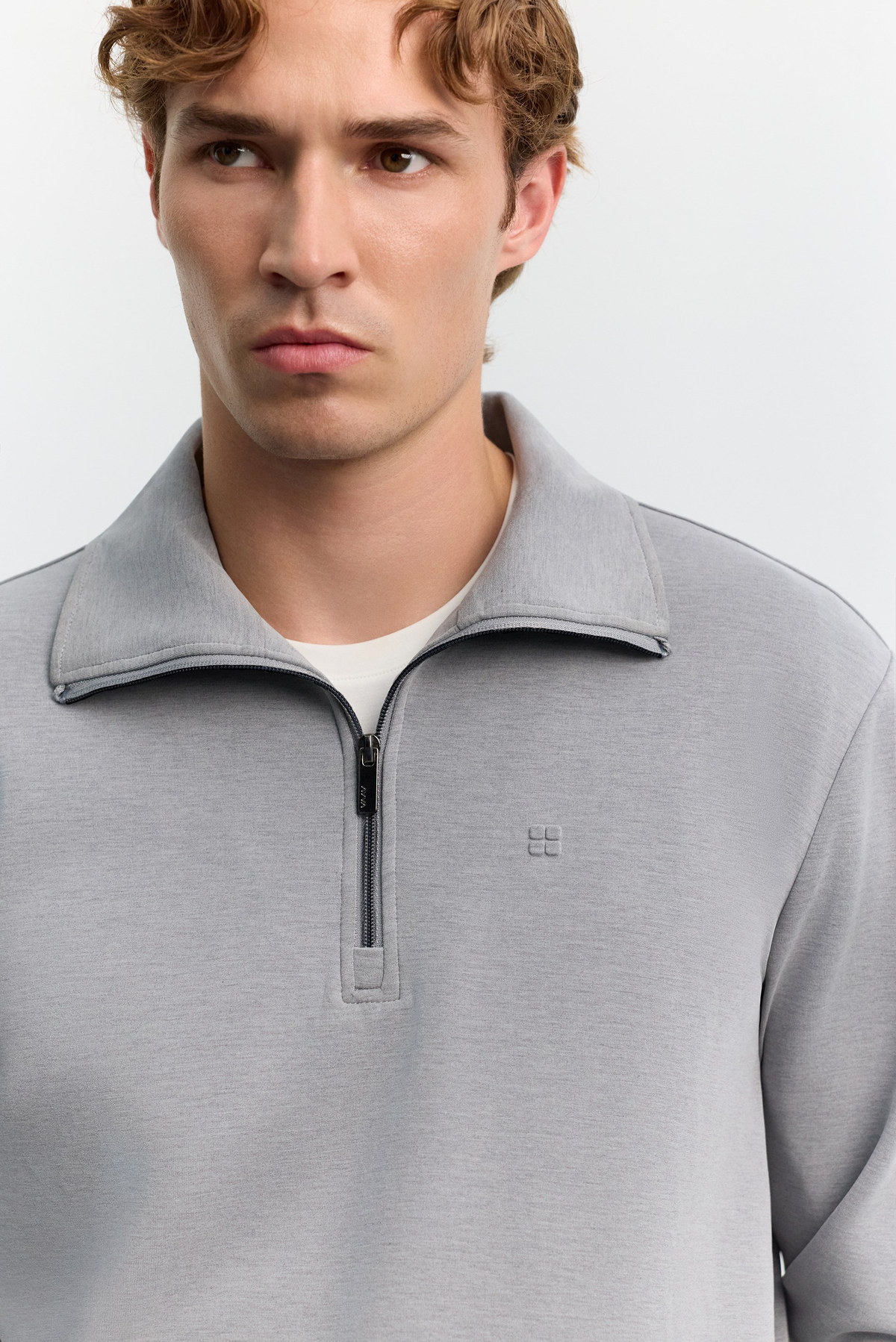 Gri Dik Yaka Fermuarlı Göğüs Gofre Baskı Logo Cupra Sweatshirt