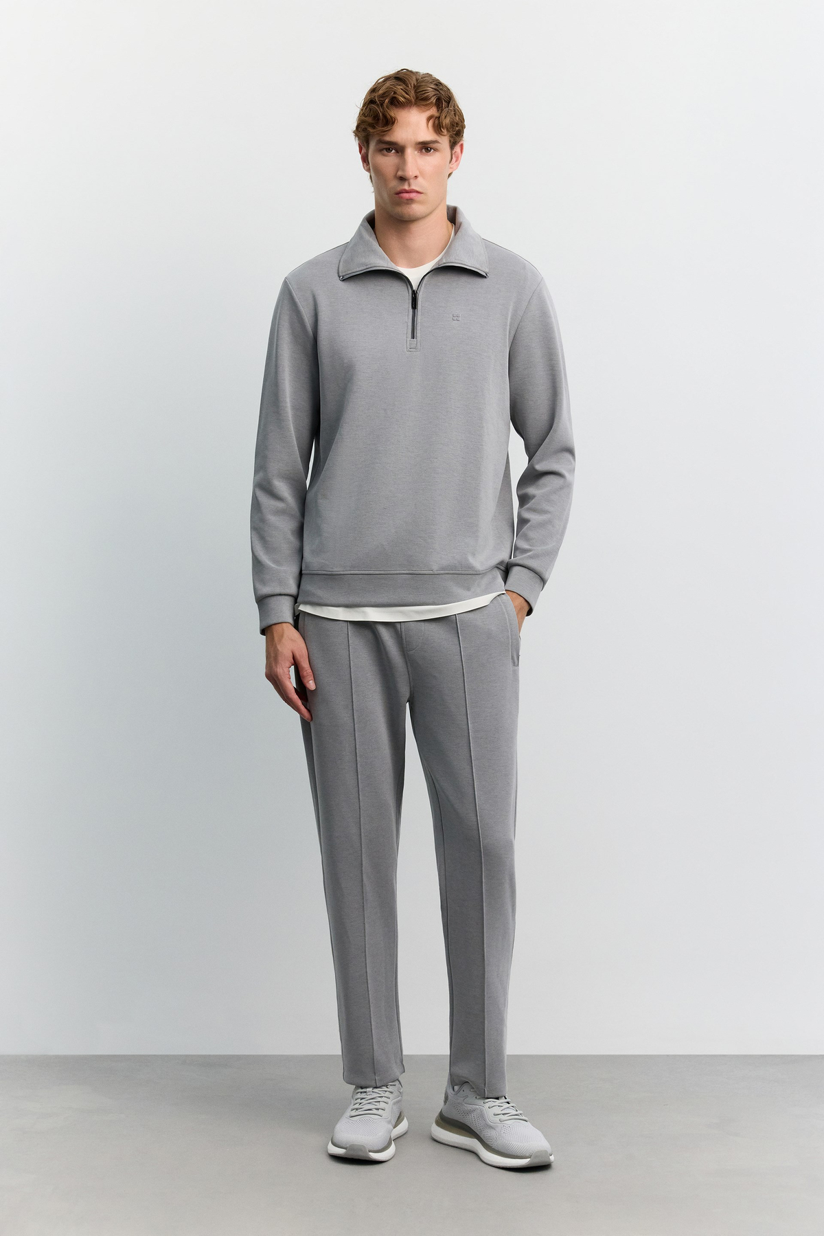 Gri Dik Yaka Fermuarlı Göğüs Gofre Baskı Logo Cupra Sweatshirt