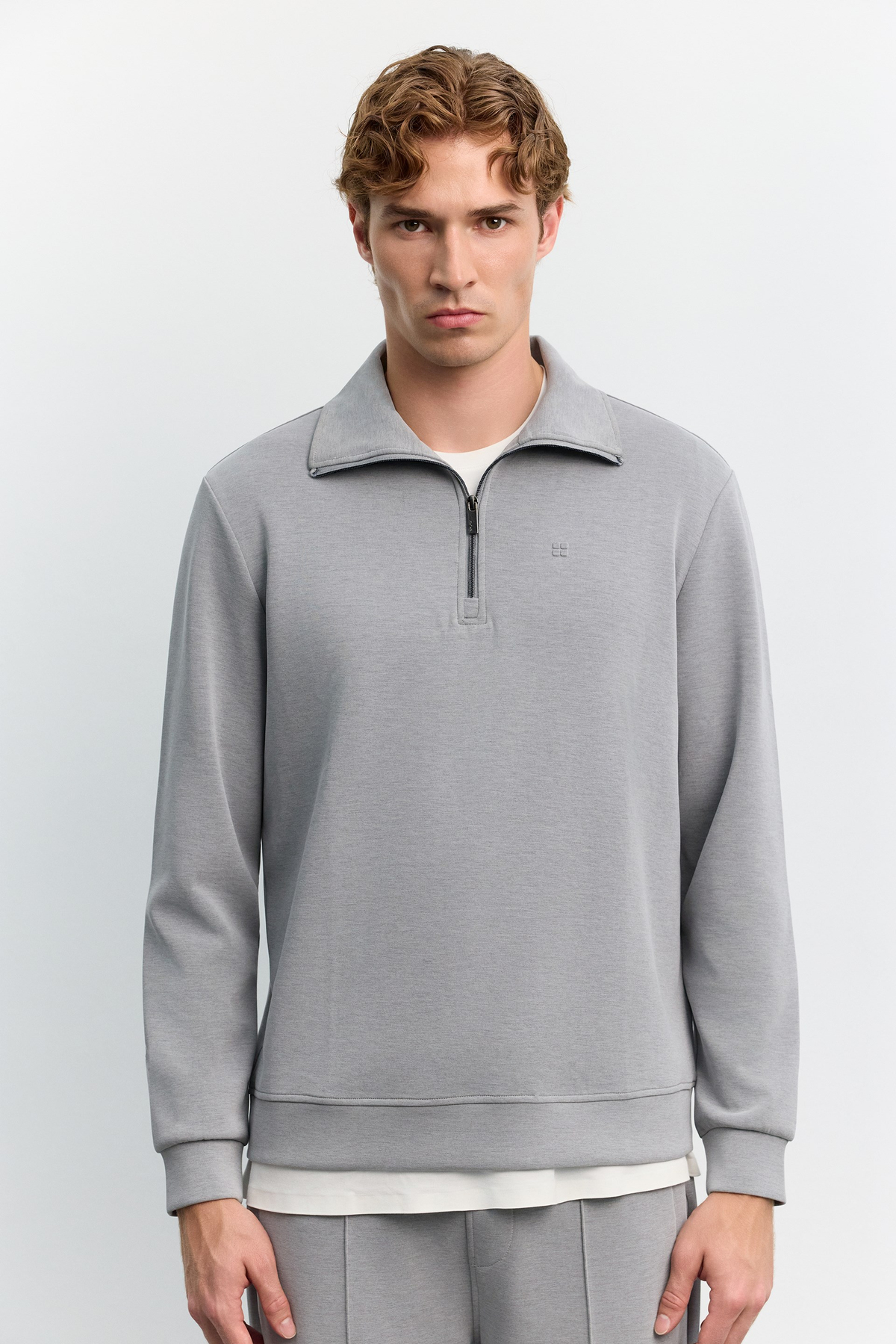 Gri Dik Yaka Fermuarlı Göğüs Gofre Baskı Logo Cupra Sweatshirt
