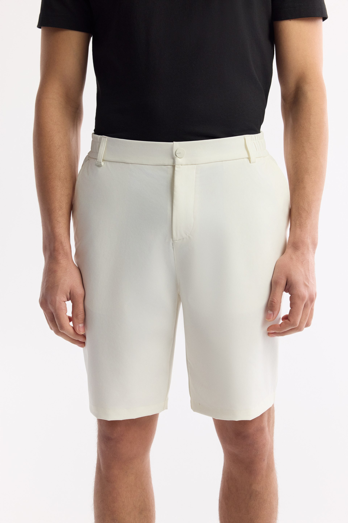 Kırık Beyaz Beli Lastikli Bi-Stretch Teknik Kumaş Şort