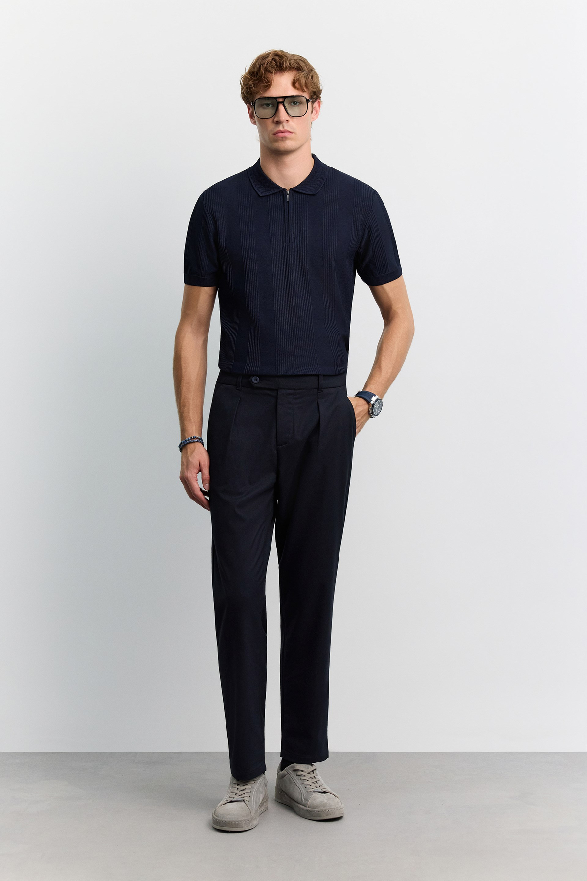 Lacivert Yumuşak Tuşeli Dil Kapamalı Arka Beli Lastikli Relaxed Fit Pantolon