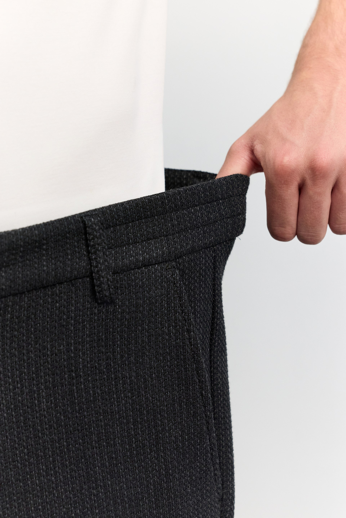 Siyah Armür Desenli Yanı Lastikli Relaxed  Fit Pantolon