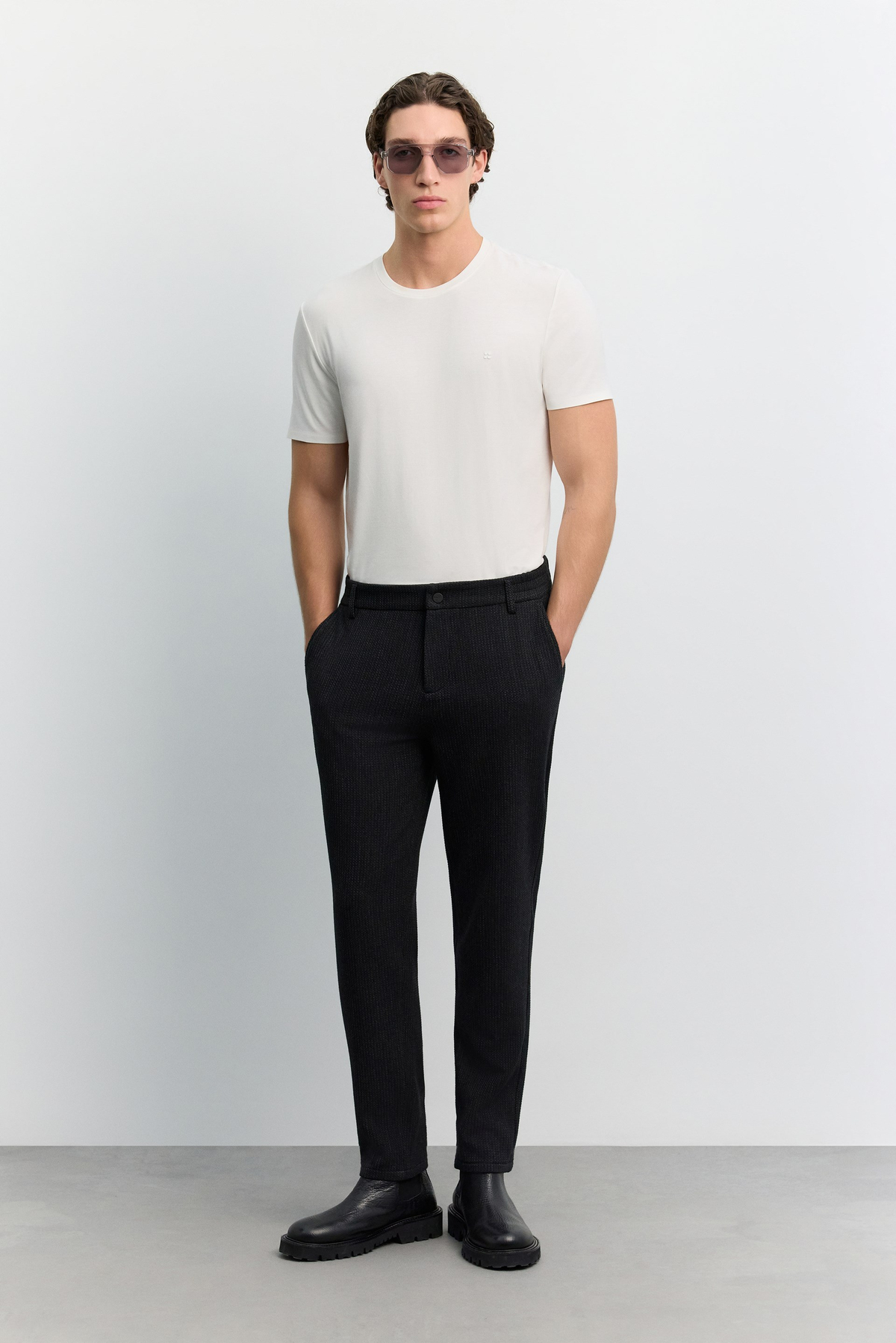 Siyah Armür Desenli Yanı Lastikli Relaxed  Fit Pantolon