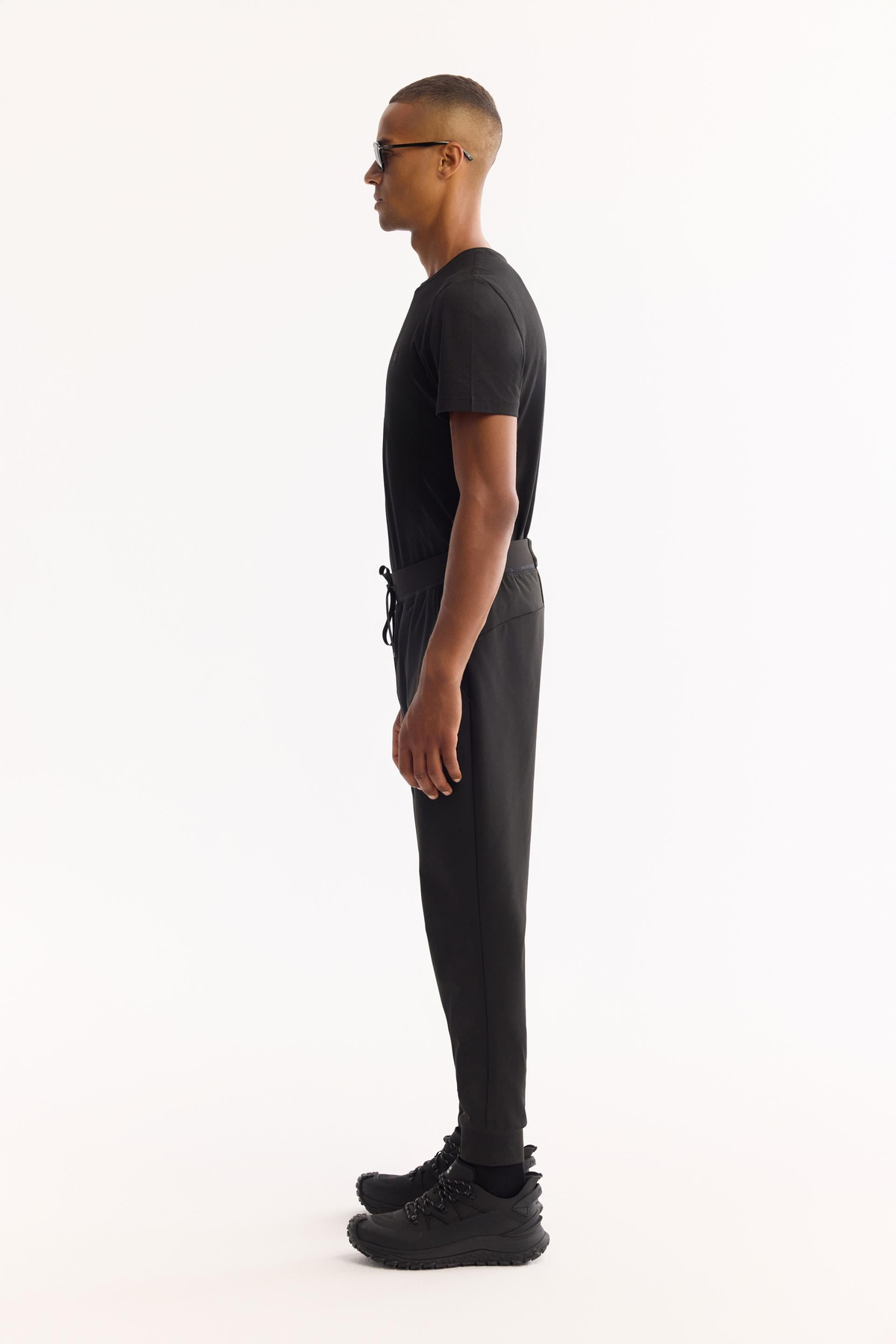 Siyah Bel Lastik Yan cepli Enjeksiyon Baskılı Regular fit Jogger