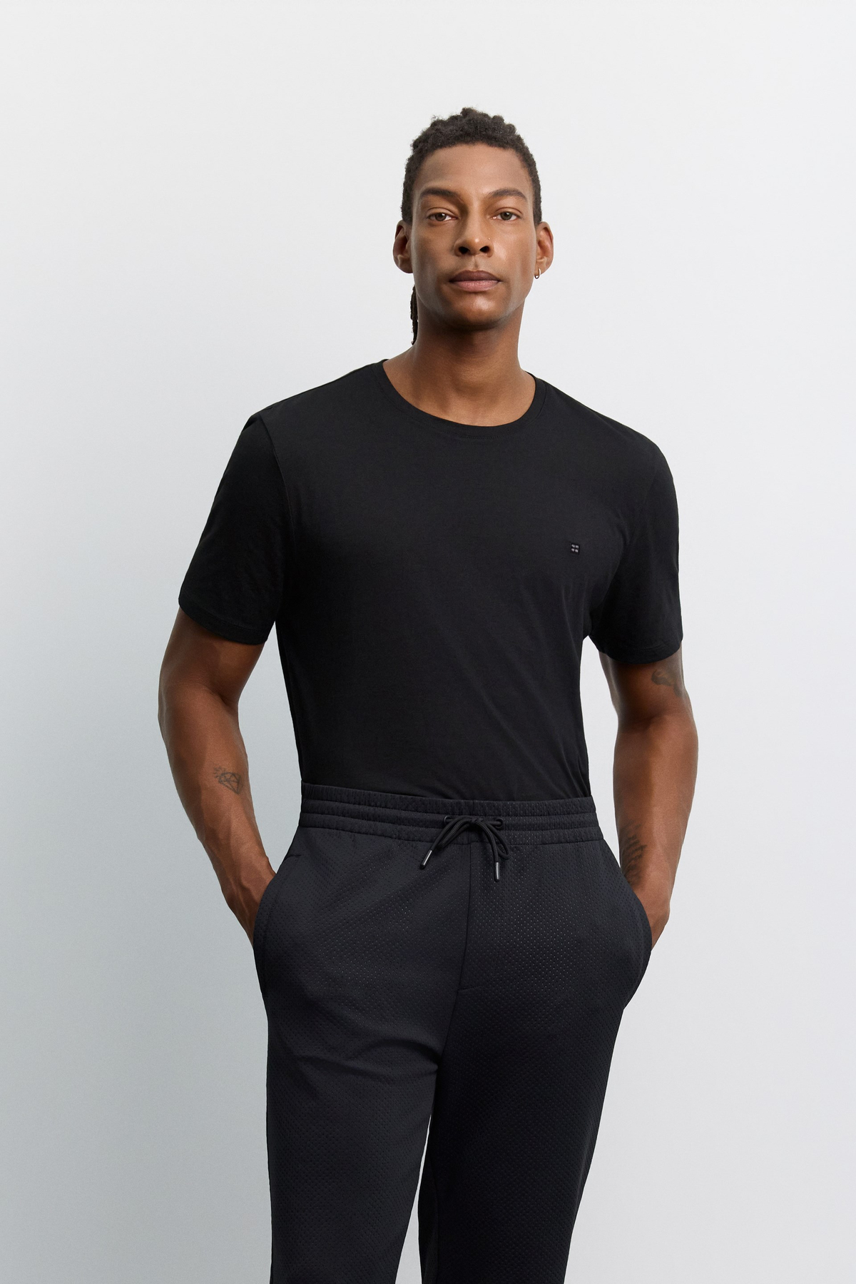 Siyah Beli Lastikli Yandan Cepli File Detaylı Teknik Jogger