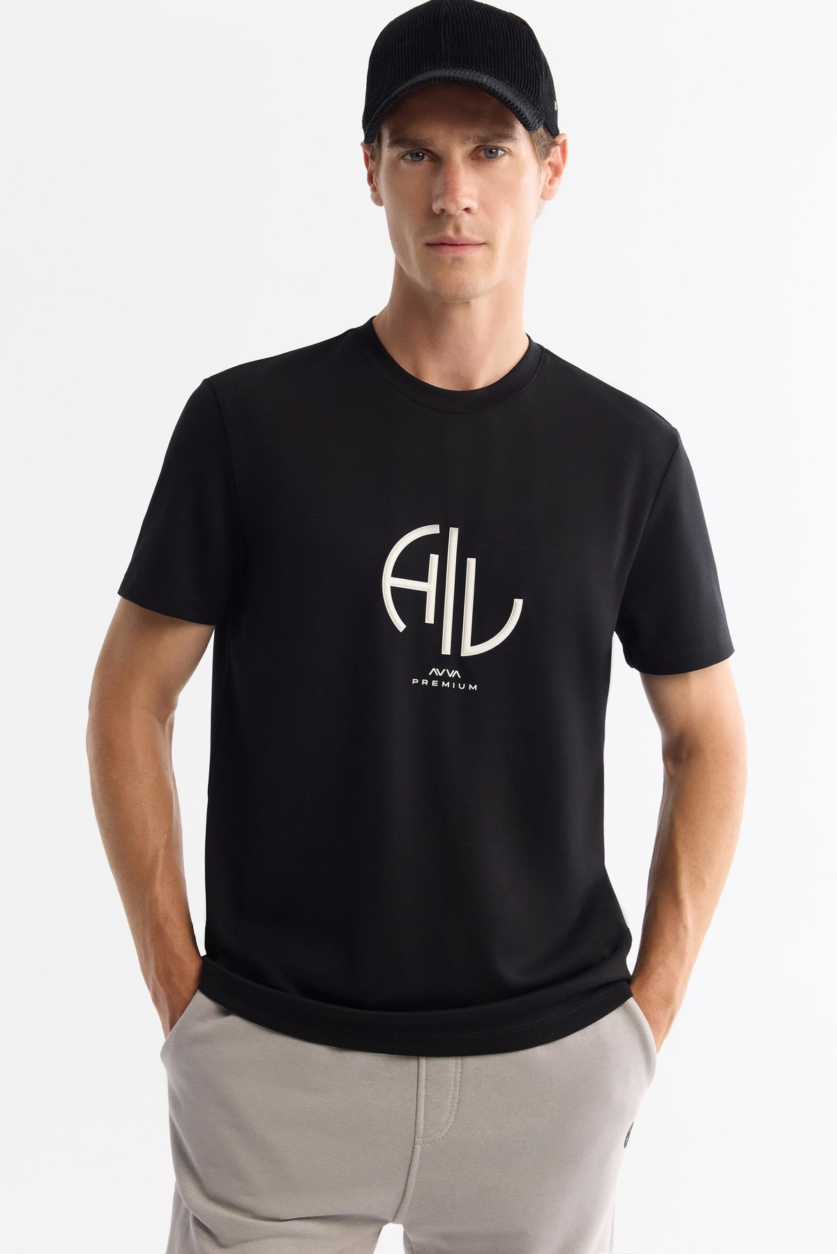 Siyah Bisiklet Yaka Baskı Detaylı T-shirt