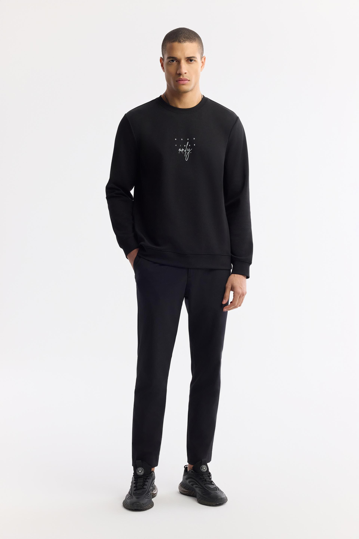 Siyah Bisiklet Yaka Baskılı İnterlok Sweatshirt