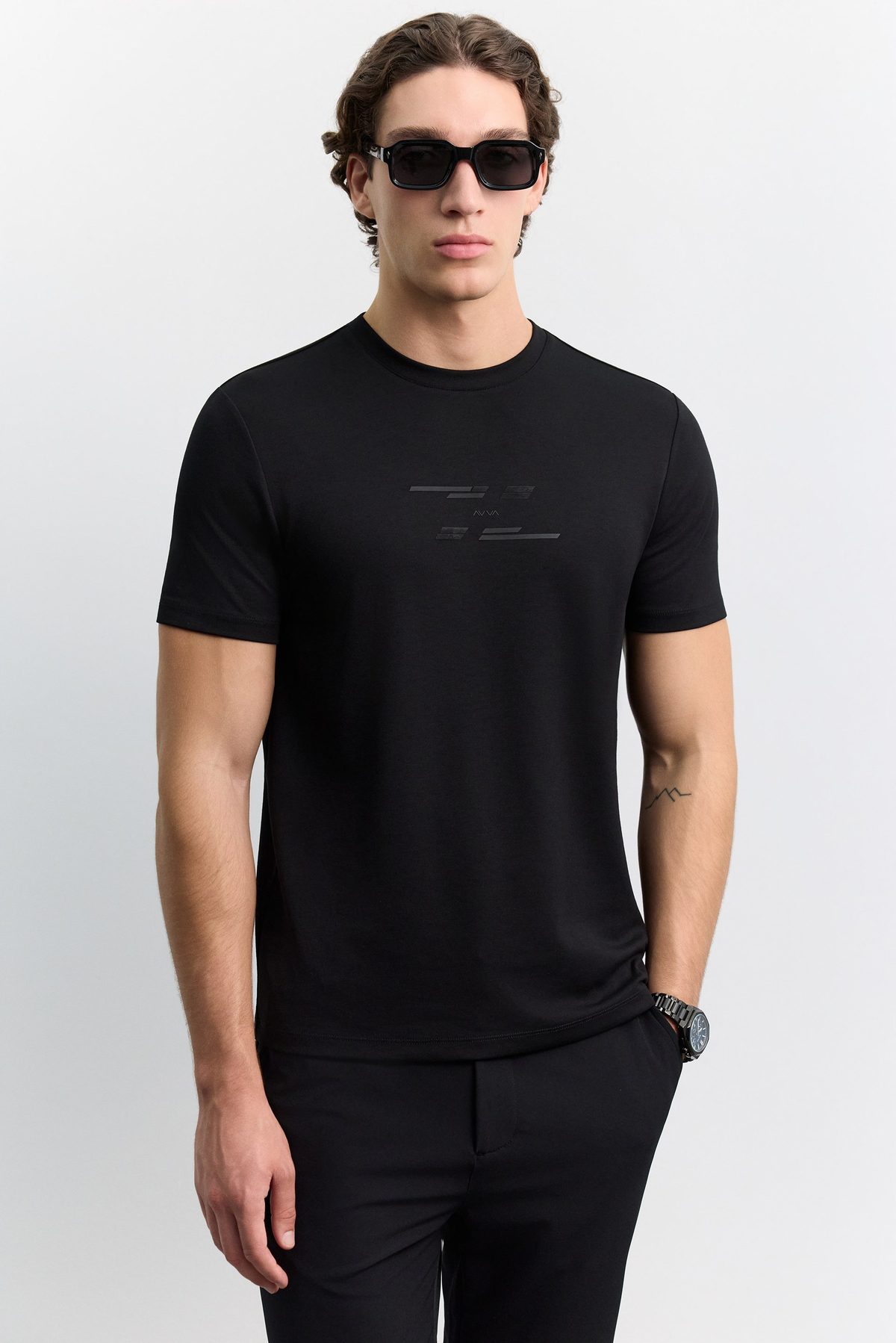 Siyah Bisiklet Yaka Baskılı Viskon Karışımlı Kolay Ütülenen T-Shirt