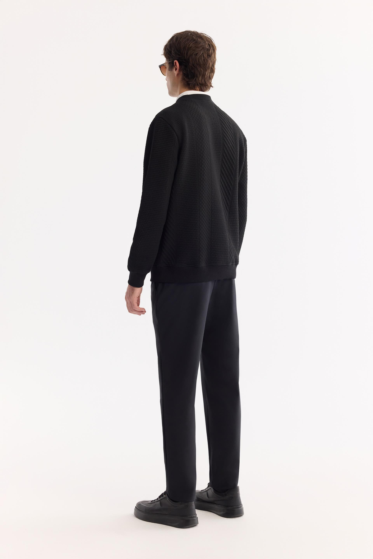 Siyah Bisiklet Yaka Çizgili Jakarlı Sweatshirt