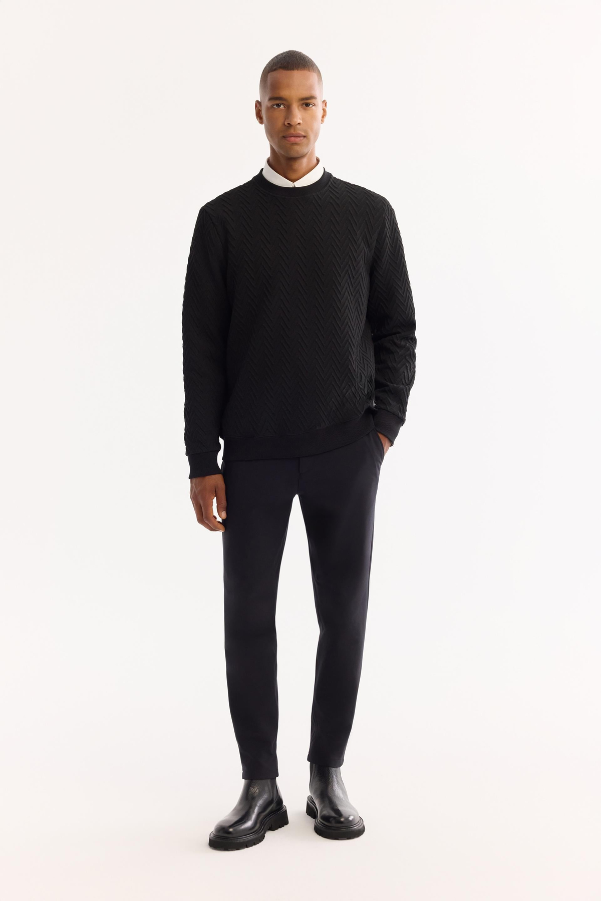 Siyah Bisiklet Yaka Çizgili Jakarlı Sweatshirt
