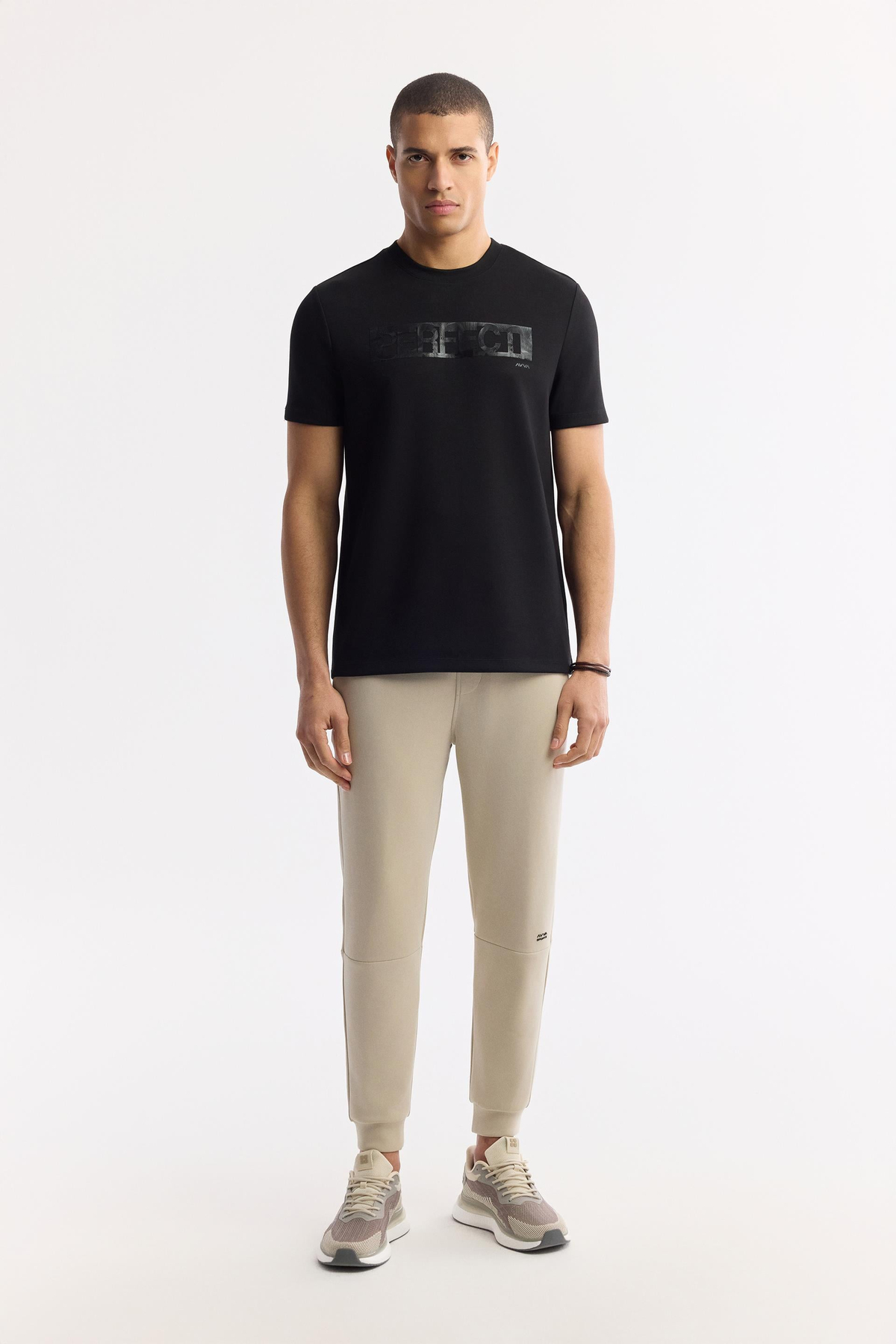 Siyah Bisiklet Yaka Enjeksiyon Baskılı İnterlok T-Shirt