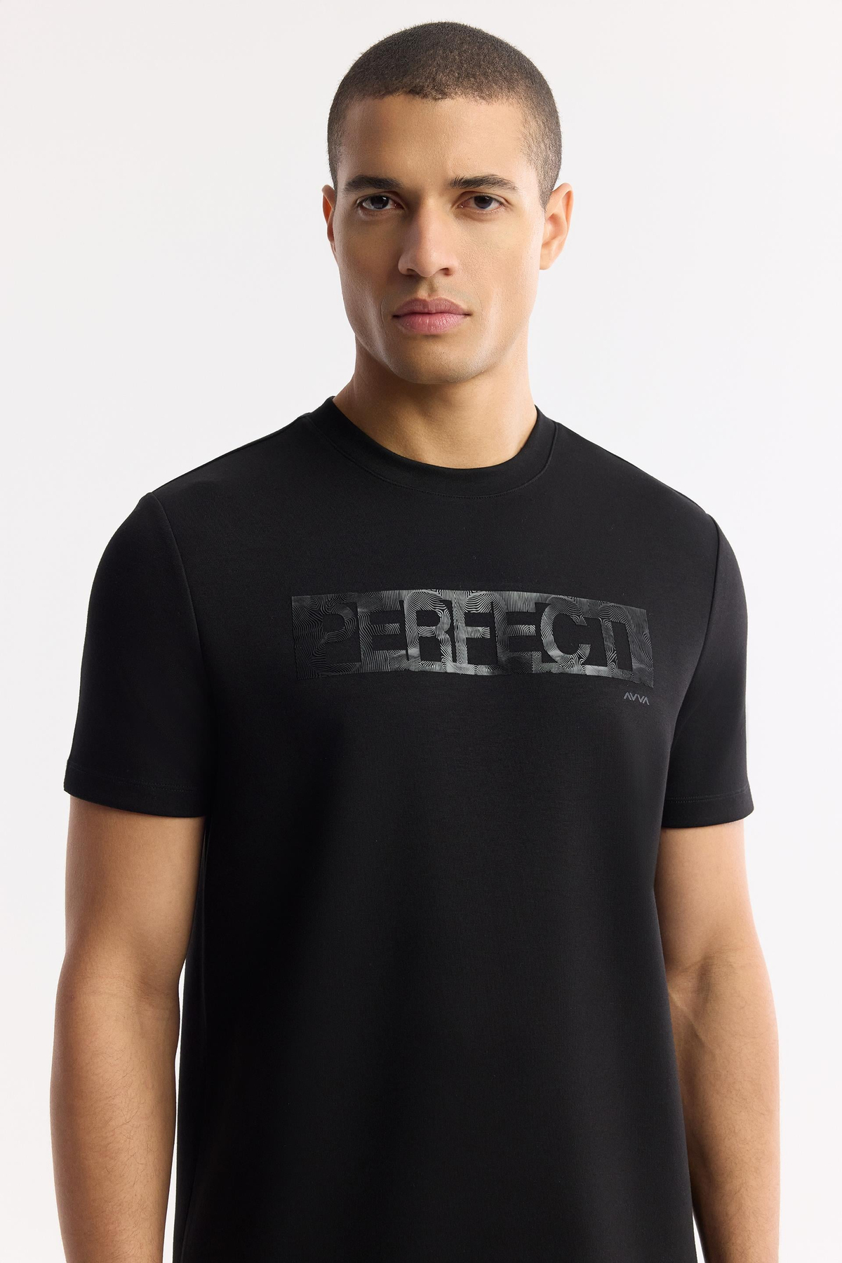 Siyah Bisiklet Yaka Enjeksiyon Baskılı İnterlok T-Shirt