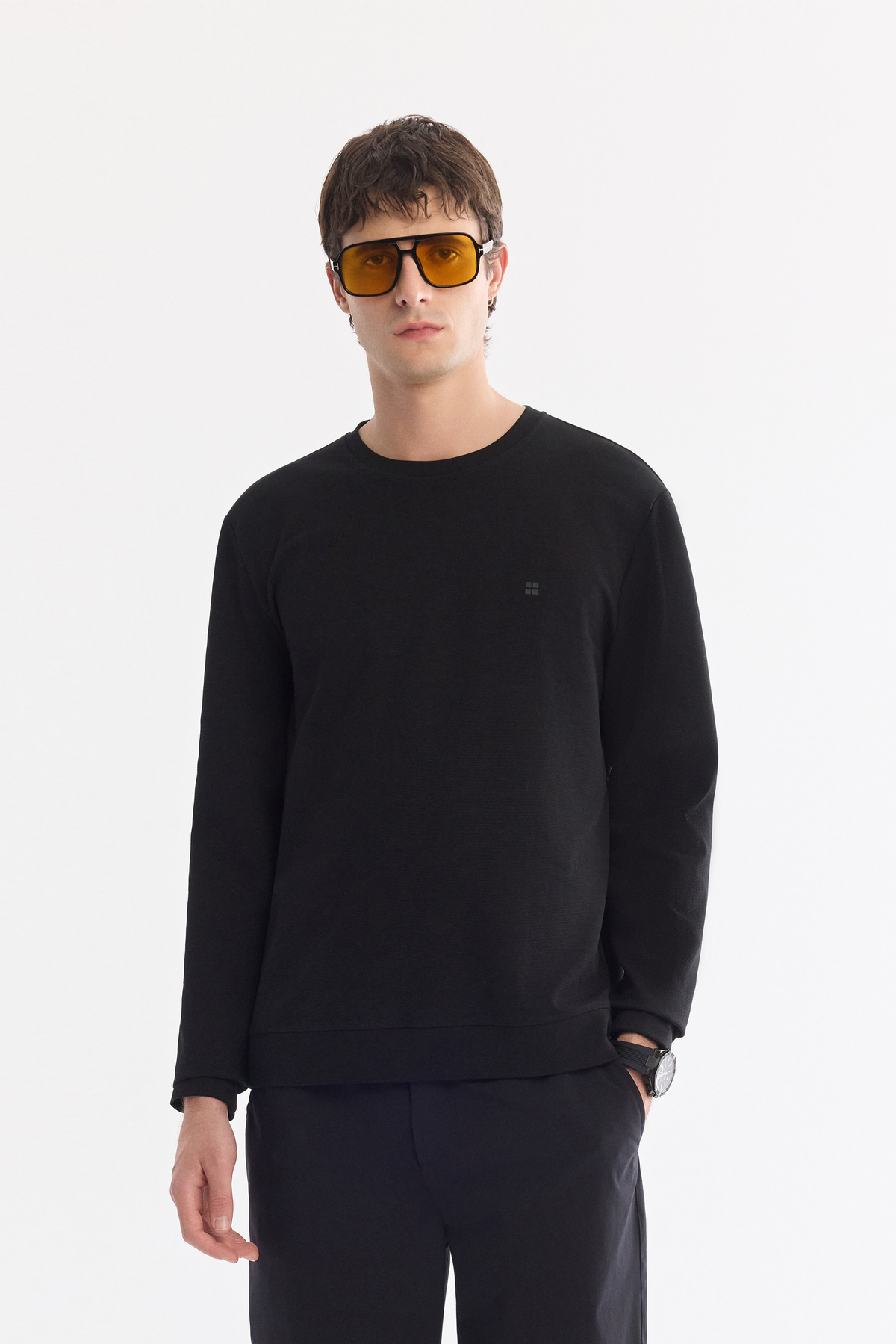 Siyah Bisiklet Yaka Esnek Yumuşak Doku İnterlok Kumaş Basic Sweatshirt