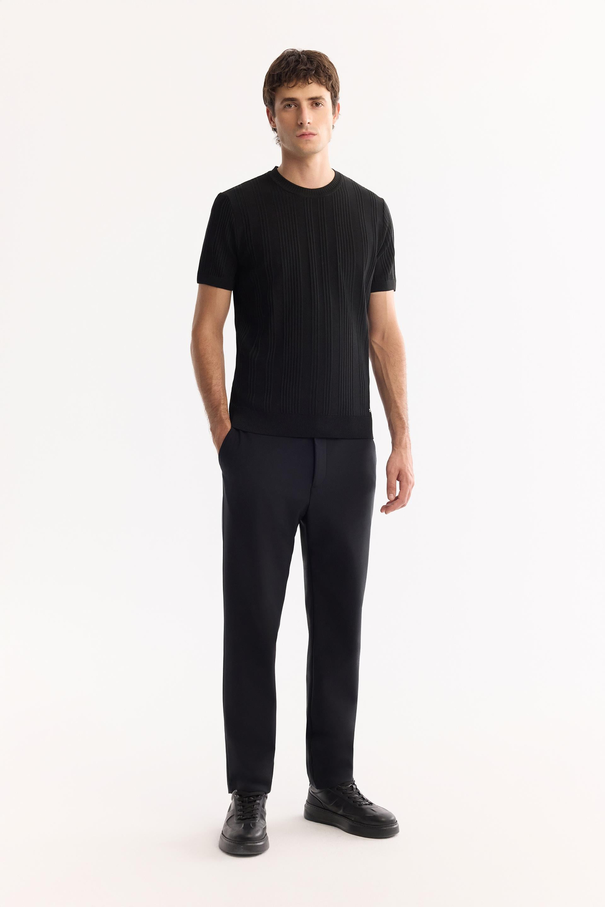 Siyah Bisiklet Yaka Fitil Örgü Detaylı Rayon Triko T-shirt