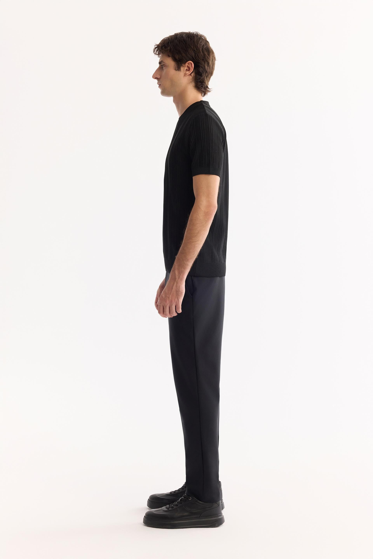 Siyah Bisiklet Yaka Fitil Örgü Detaylı Rayon Triko T-shirt