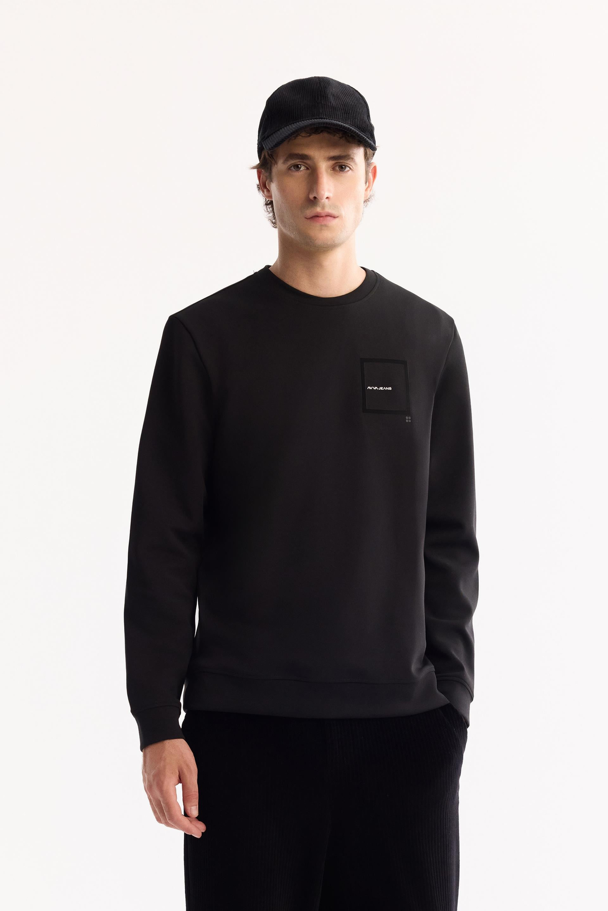 Siyah Bisiklet Yaka Göğsü Flok Baskı  İnterlok Sweatshirt