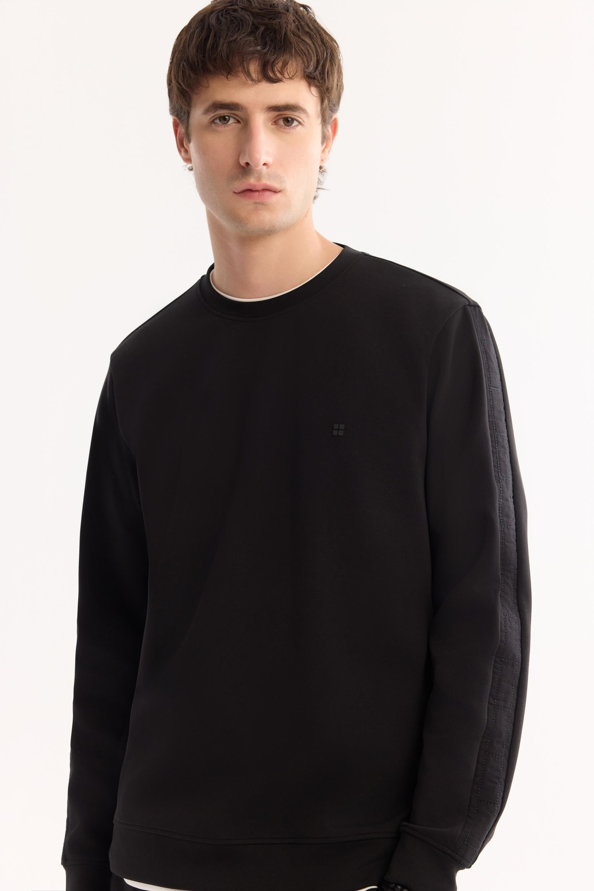 Siyah Bisiklet Yaka Kolda Asrat Şeritli  İnterlok Sweatshirt