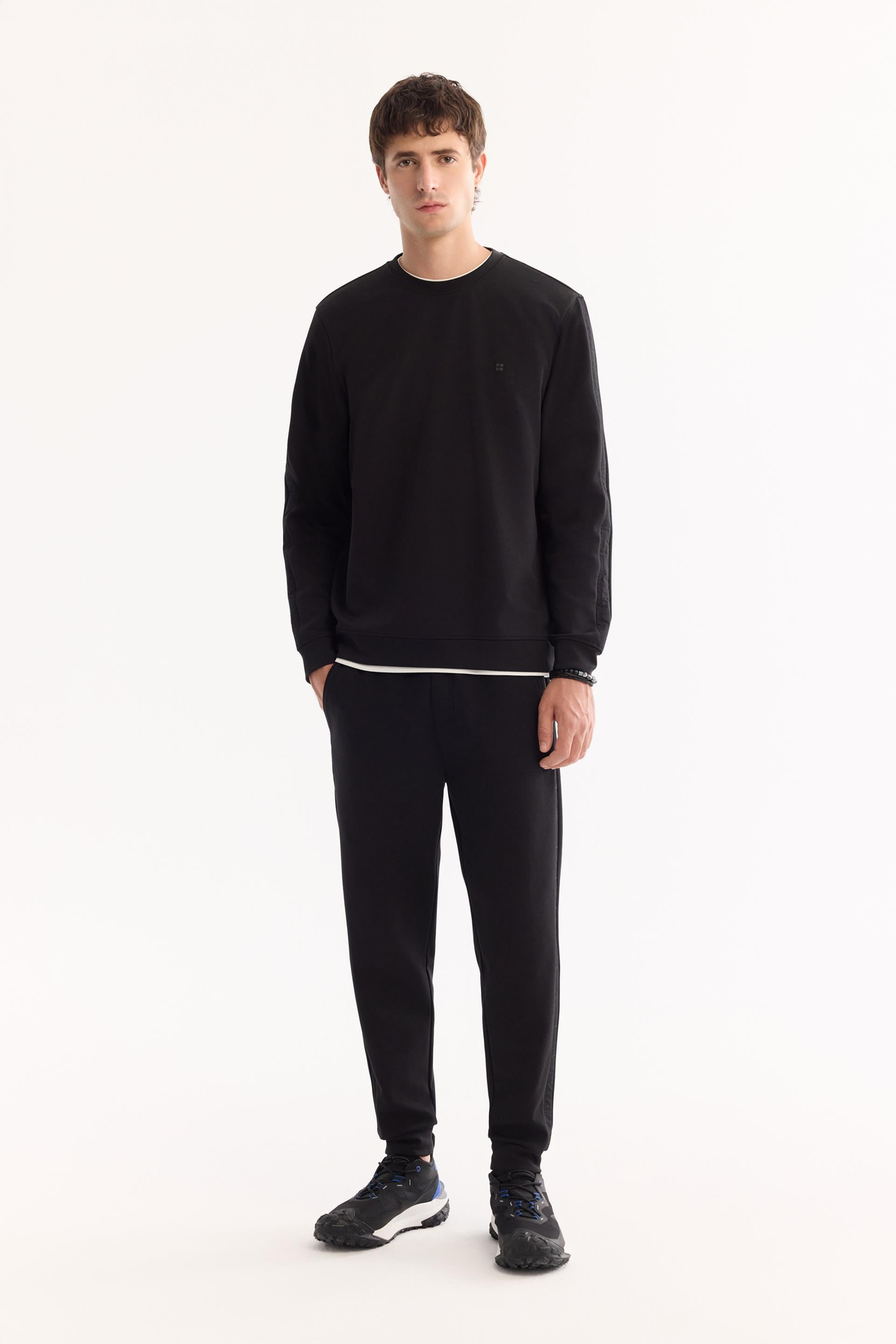 Siyah Bisiklet Yaka Kolda Asrat Şeritli  İnterlok Sweatshirt