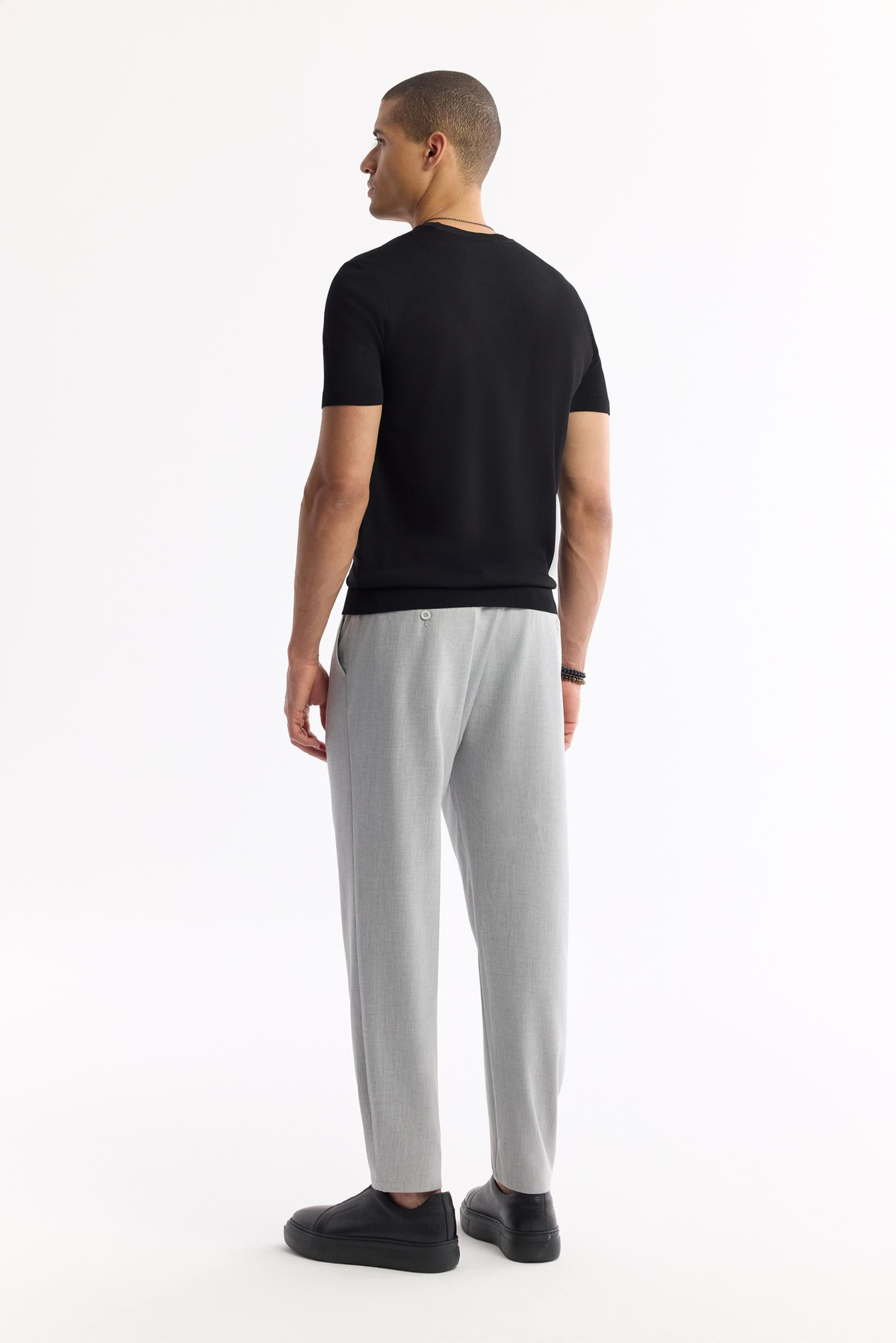Siyah Bisiklet Yaka Önü Jakar Detaylı Rayon Triko T-shirt
