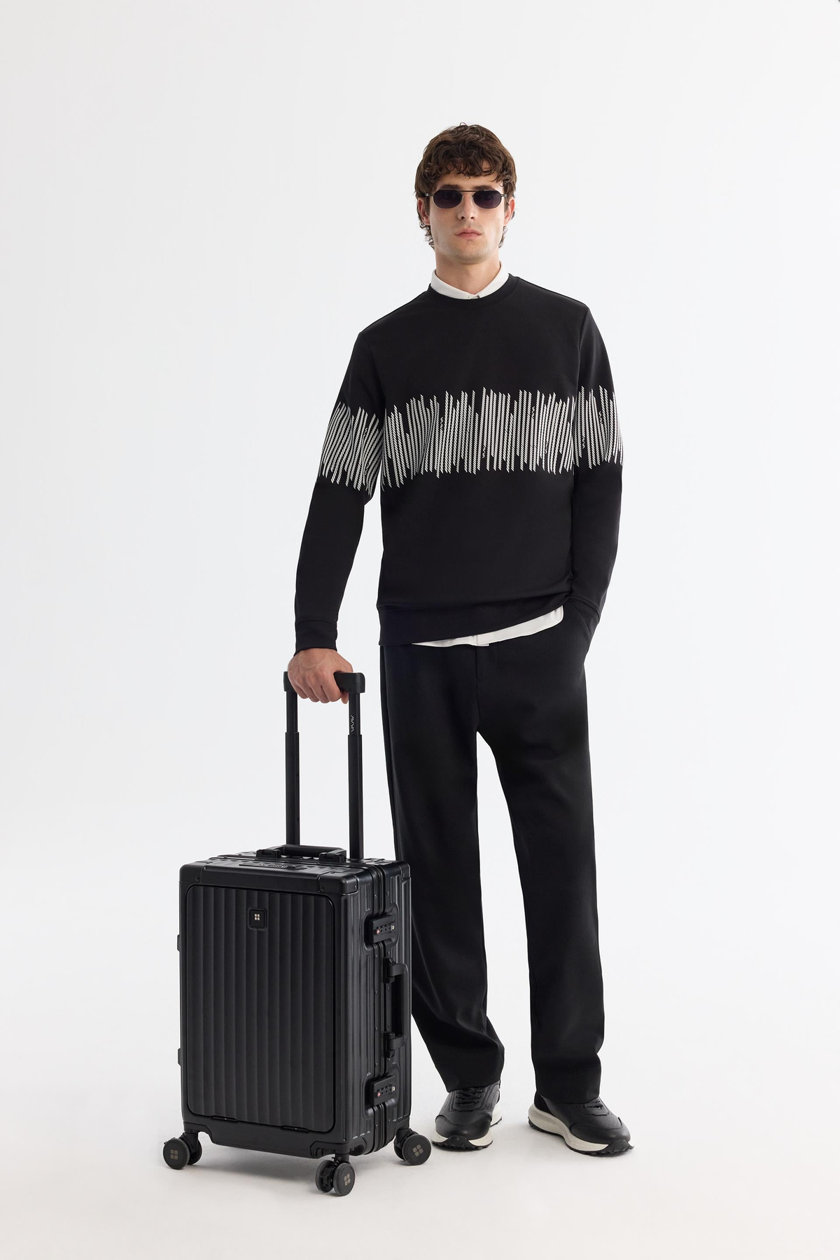 Siyah Bisiklet Yaka Pamuklu Çizgili Sweatshirt