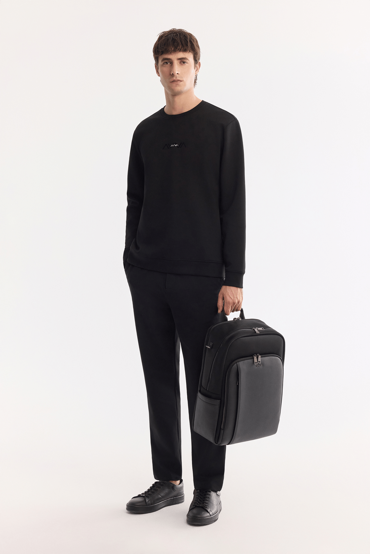 Siyah Bisiklet Yaka Pamuklu Kolay Ütülenen Sweatshirt