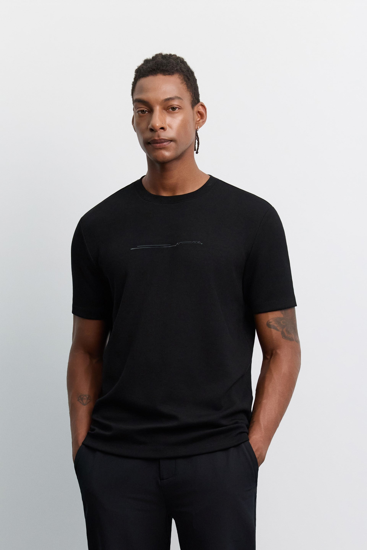 Siyah Bisiklet Yaka Parlak Rubber Baskılı İnterlok T-Shirt