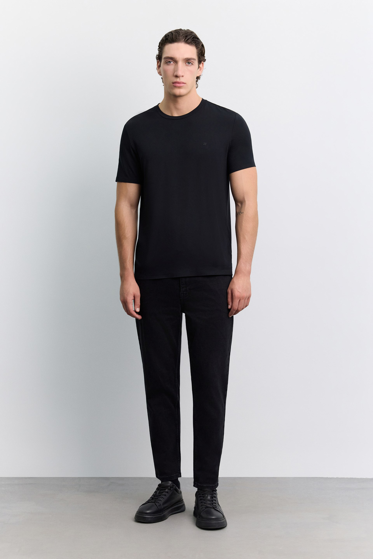 Siyah Bisiklet Yaka Soft Touch Basic T-Shirt