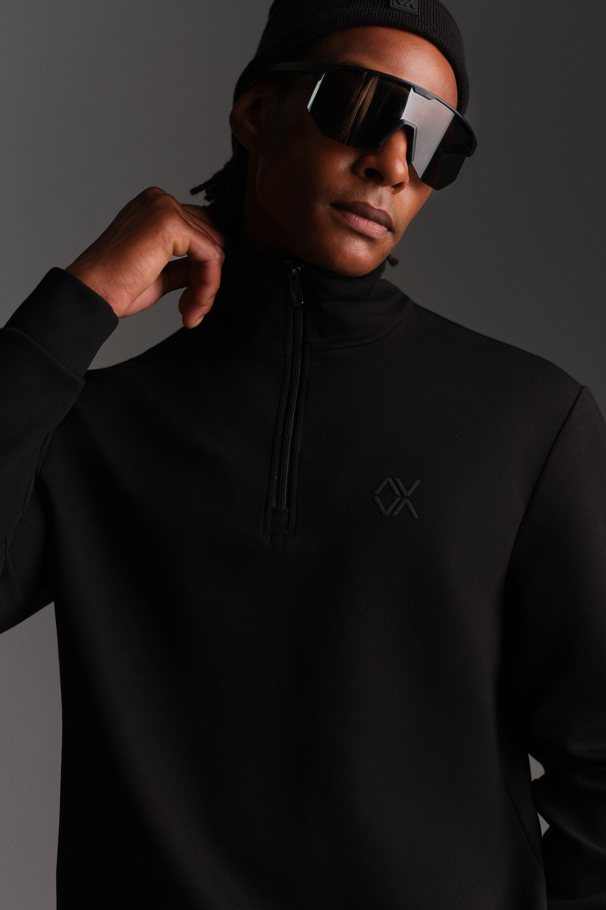 Siyah Dik Yaka Fermuarlı Baskılı Kolay Ütülenen İnterlok Sweatshirt