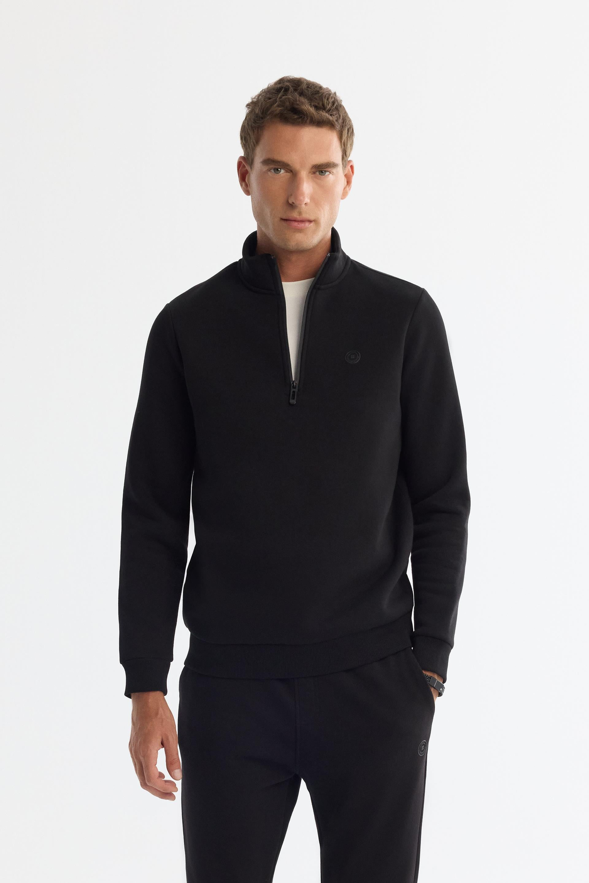 Siyah Dik Yaka Fermuarlı Şardonlu 3 İplik Sweatshirt