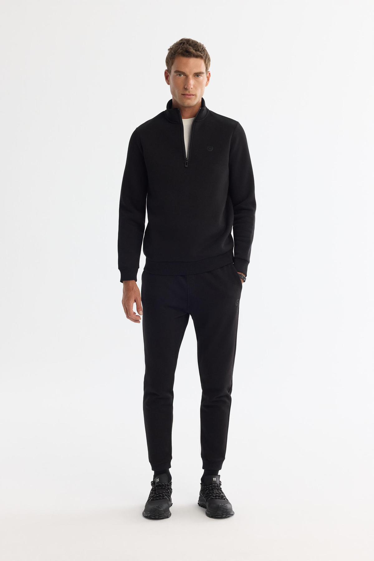Siyah Dik Yaka Fermuarlı Şardonlu 3 İplik  Sweatshirt
