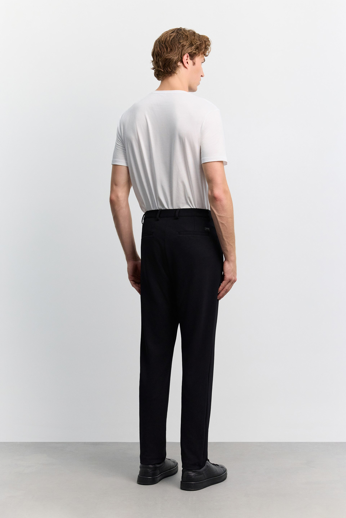 Siyah Diyagonal Desenli Teknik Relaxed Fit Örme Pantolon