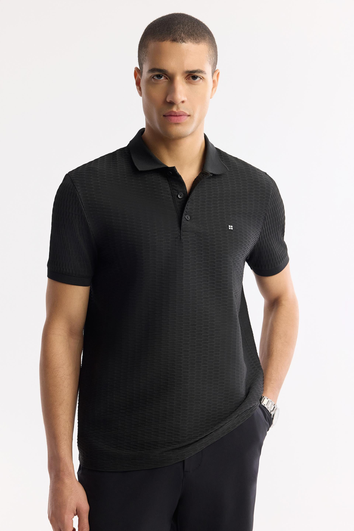 Siyah Düğmeli Polo Yaka Dokulu Jakarlı T-Shirt