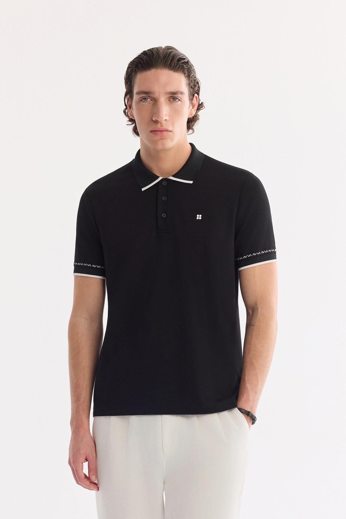 Siyah Kıvrılmaz Polo Yaka Düğmeli Bi-Stretch İnterlok T-Shirt| AVVA