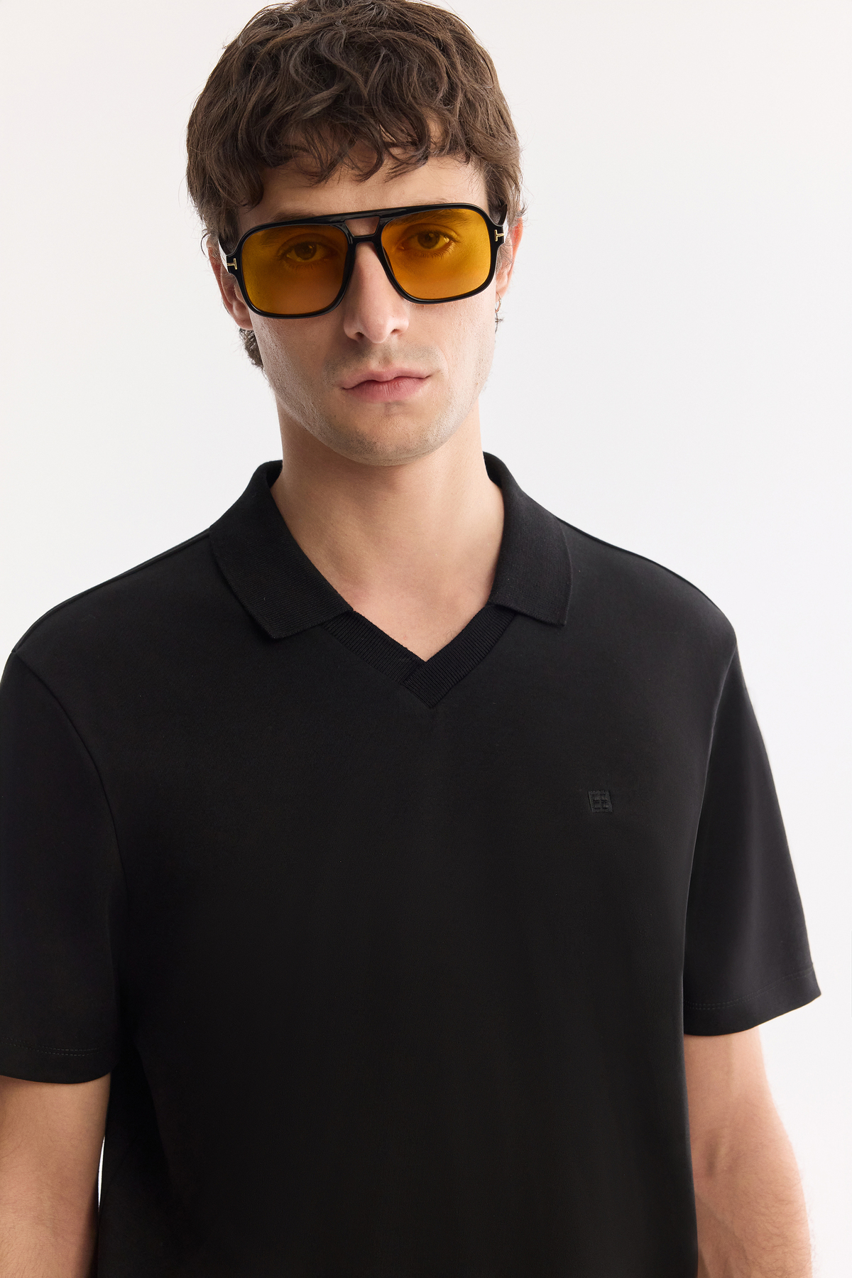 Siyah Düğmesiz Polo Yaka İnterlok  T-Shirt