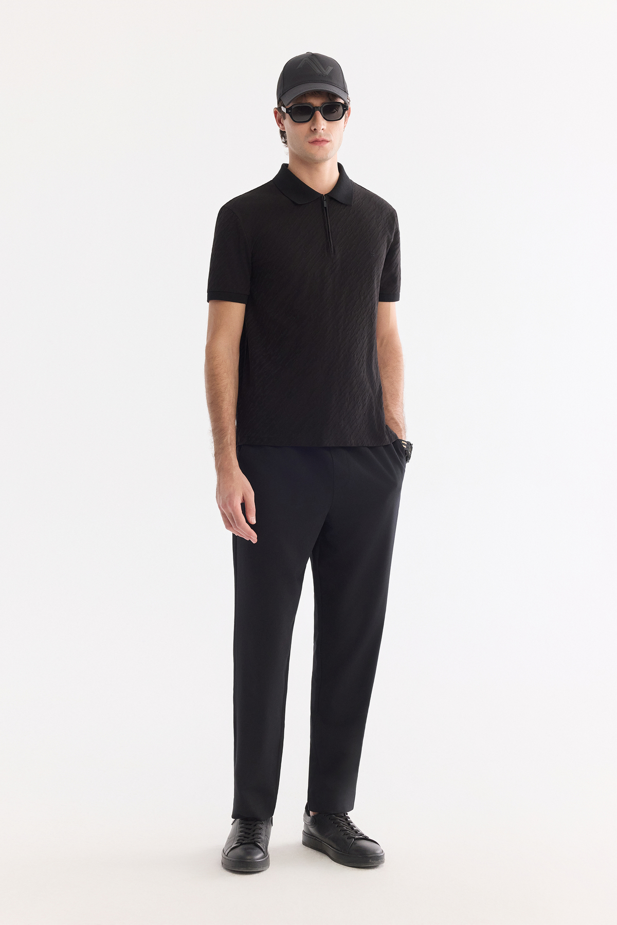 Siyah Fermuarlı Polo Yaka Jakarlı T-Shirt