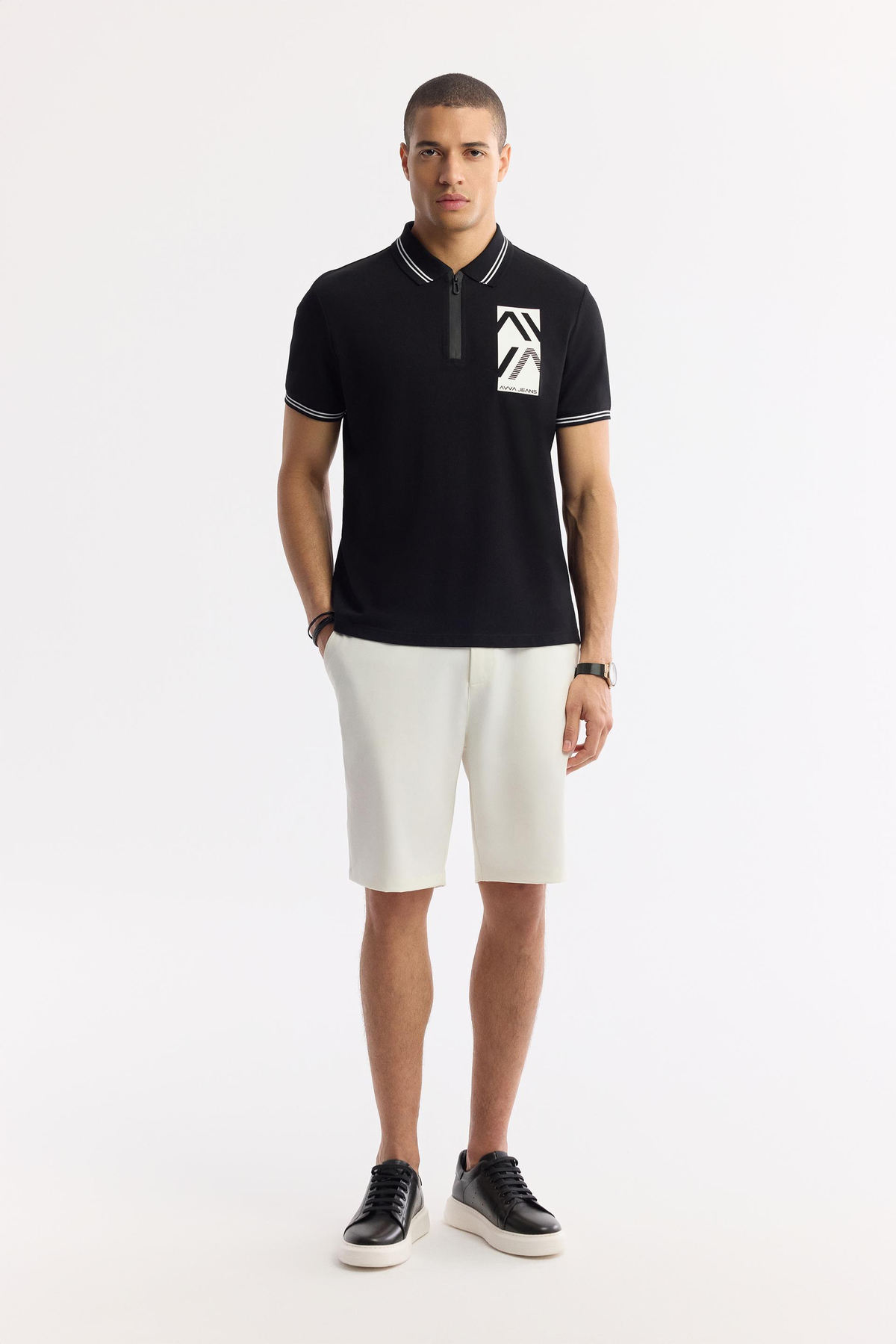 Siyah Fermuarlı Polo Yaka Önü Enjeksiyon Baskılı T-Shirt